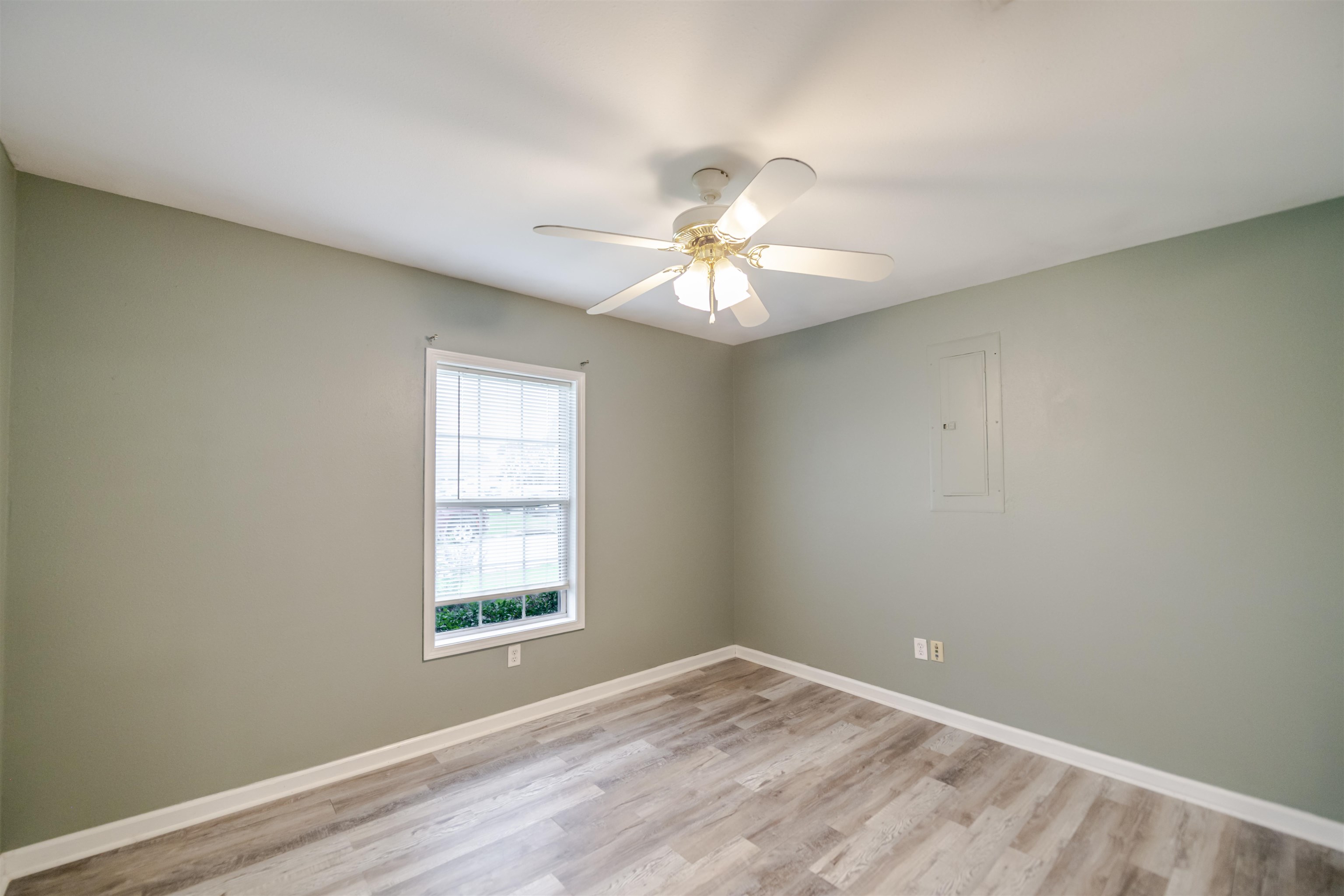 385 Garden View Dr