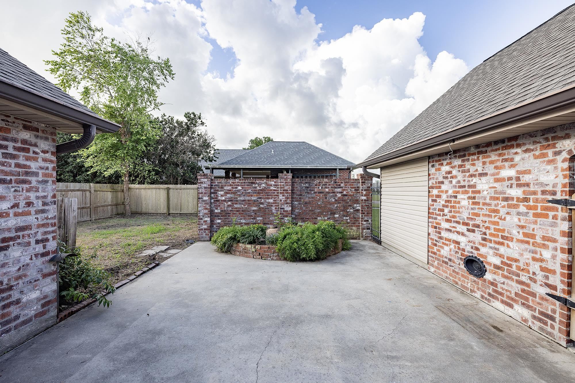 181 Tigerlily Dr