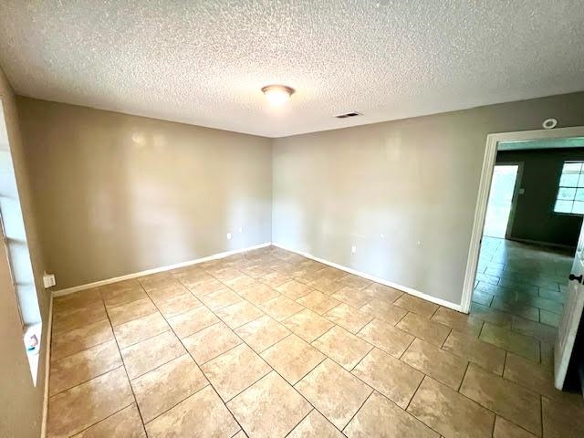 12646 Canterbury Dr