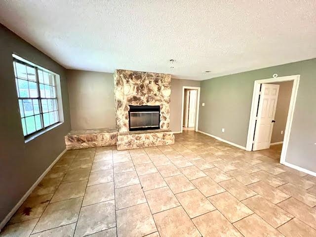 12646 Canterbury Dr
