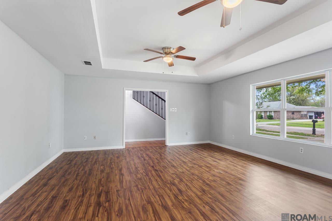 5421 Bluewater Dr