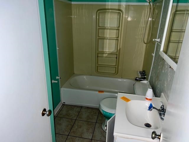 221 Oakshire Dr