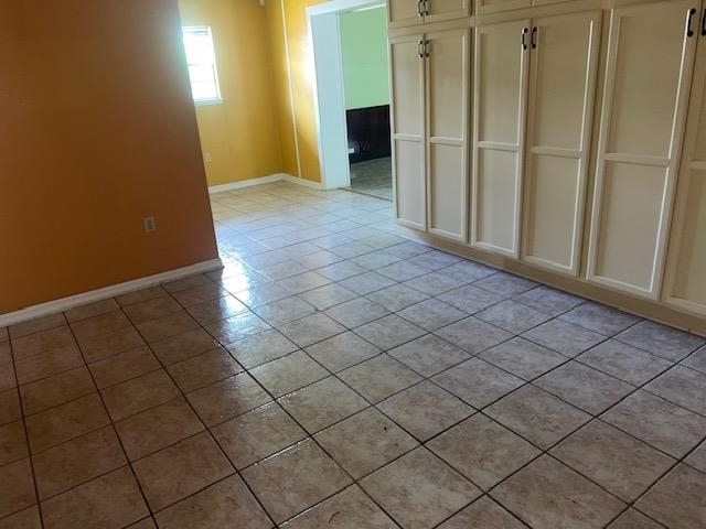 221 Oakshire Dr