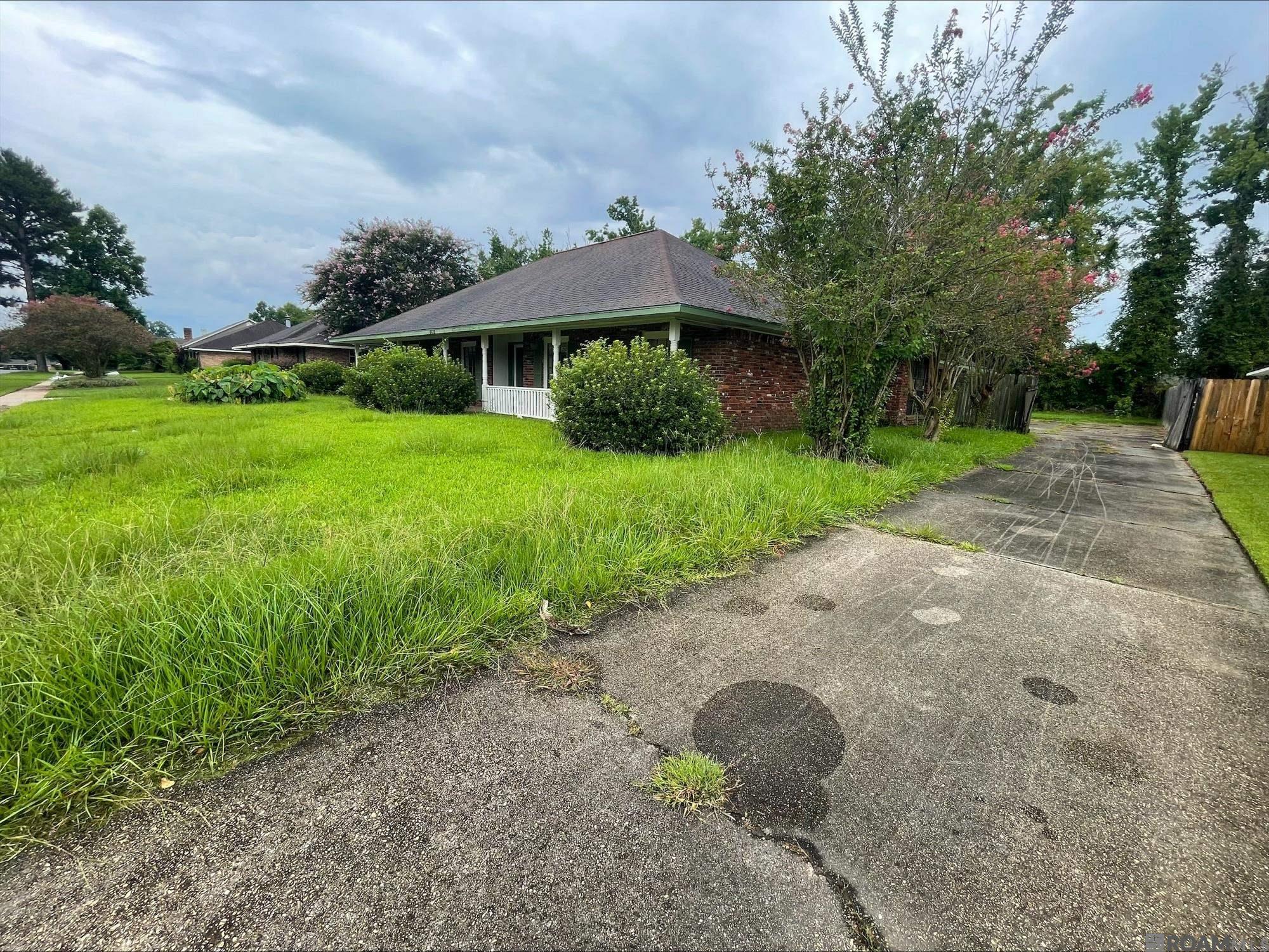 6428 Chippendale Dr