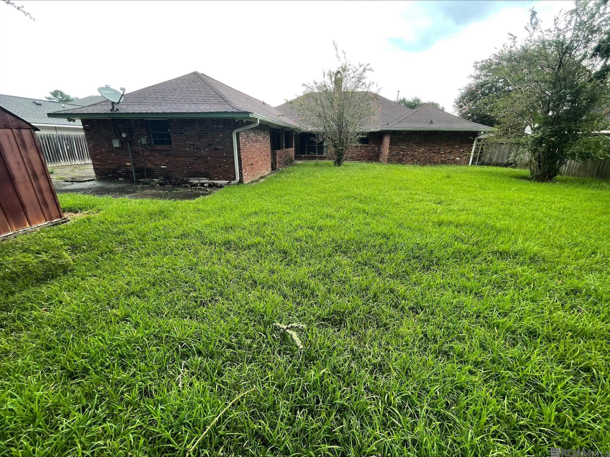 6428 Chippendale Dr