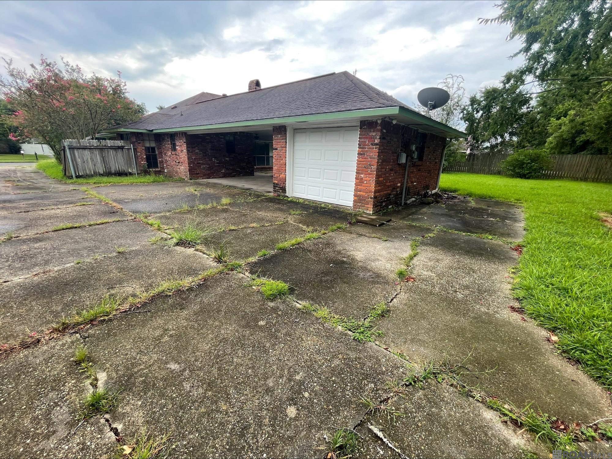 6428 Chippendale Dr