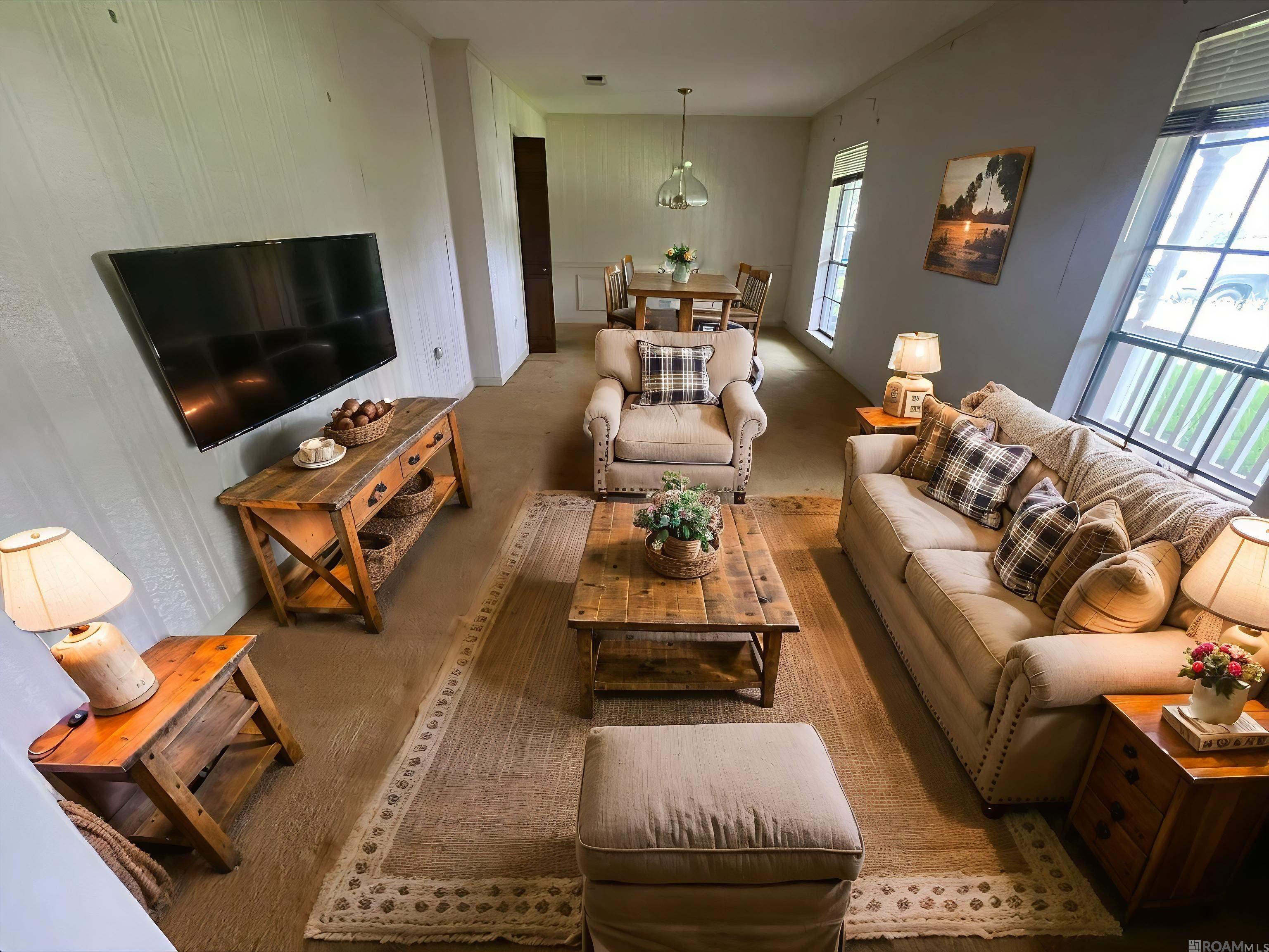6428 Chippendale Dr