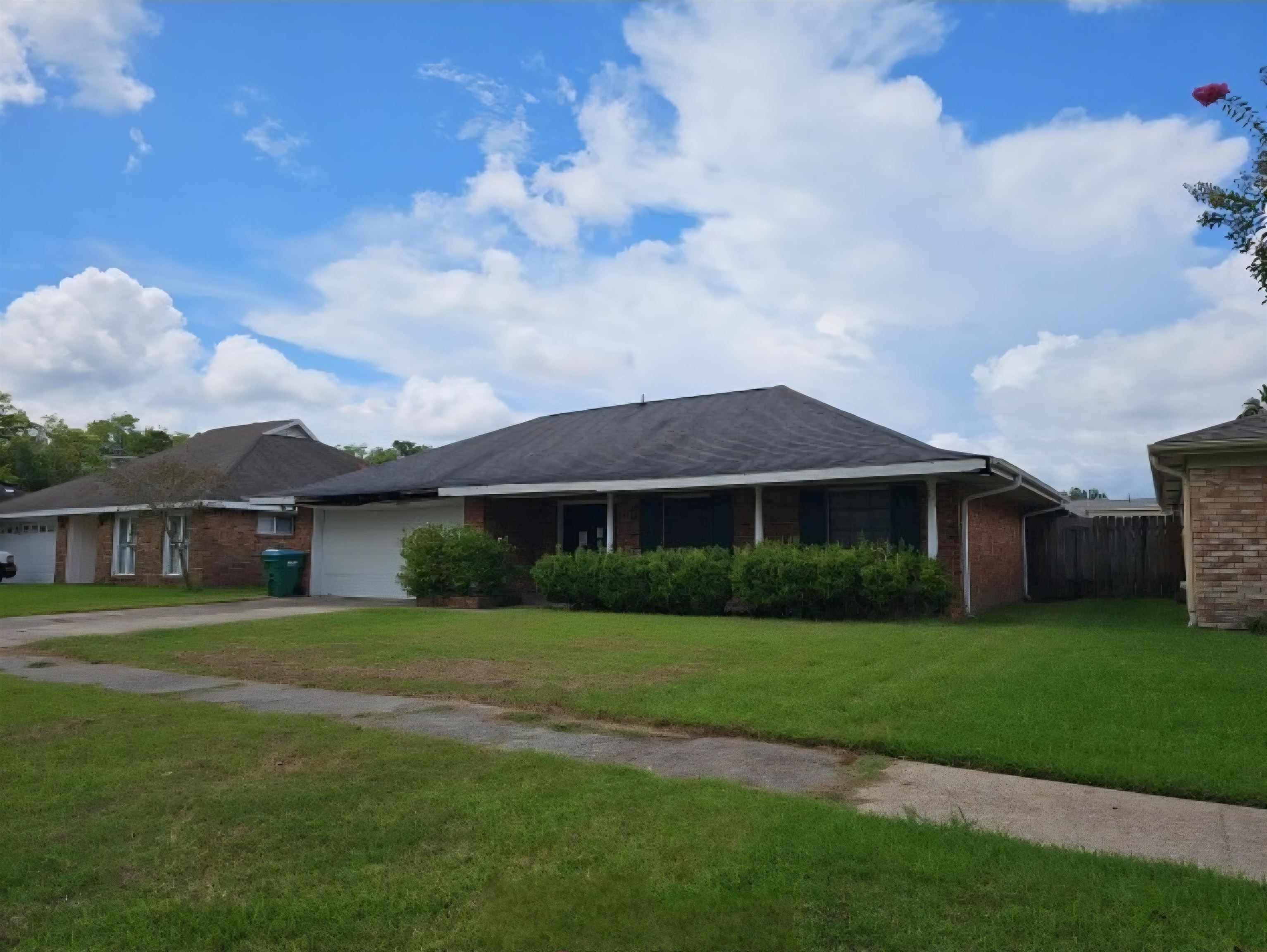 3013 Diane Dr