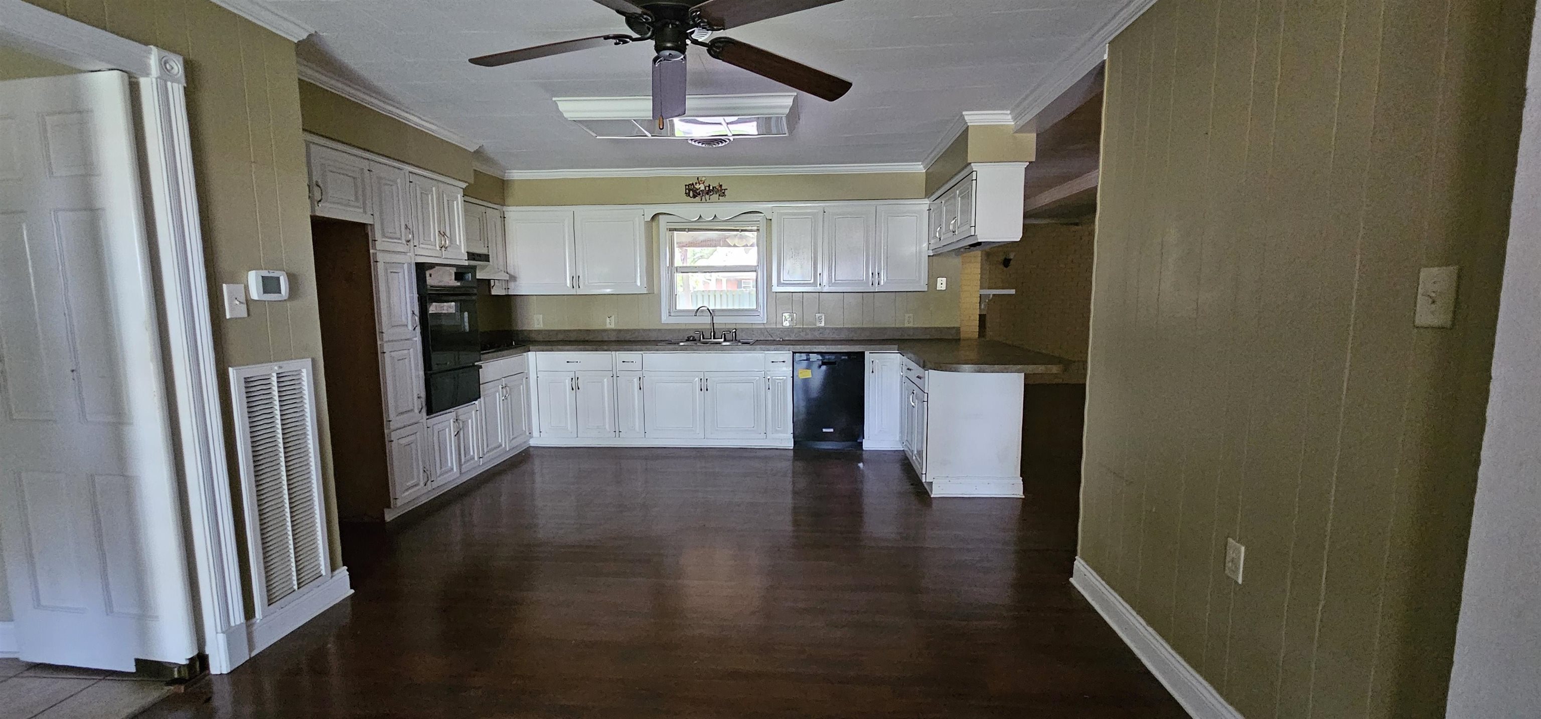 800 Barbier Avenue
