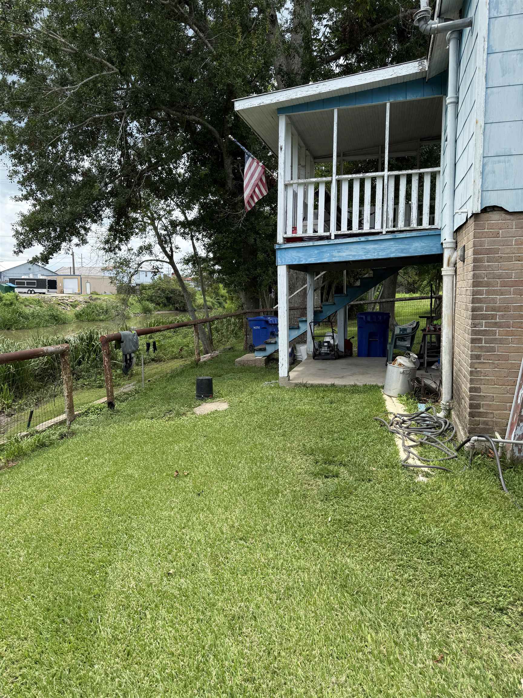 722 Bayou Rd