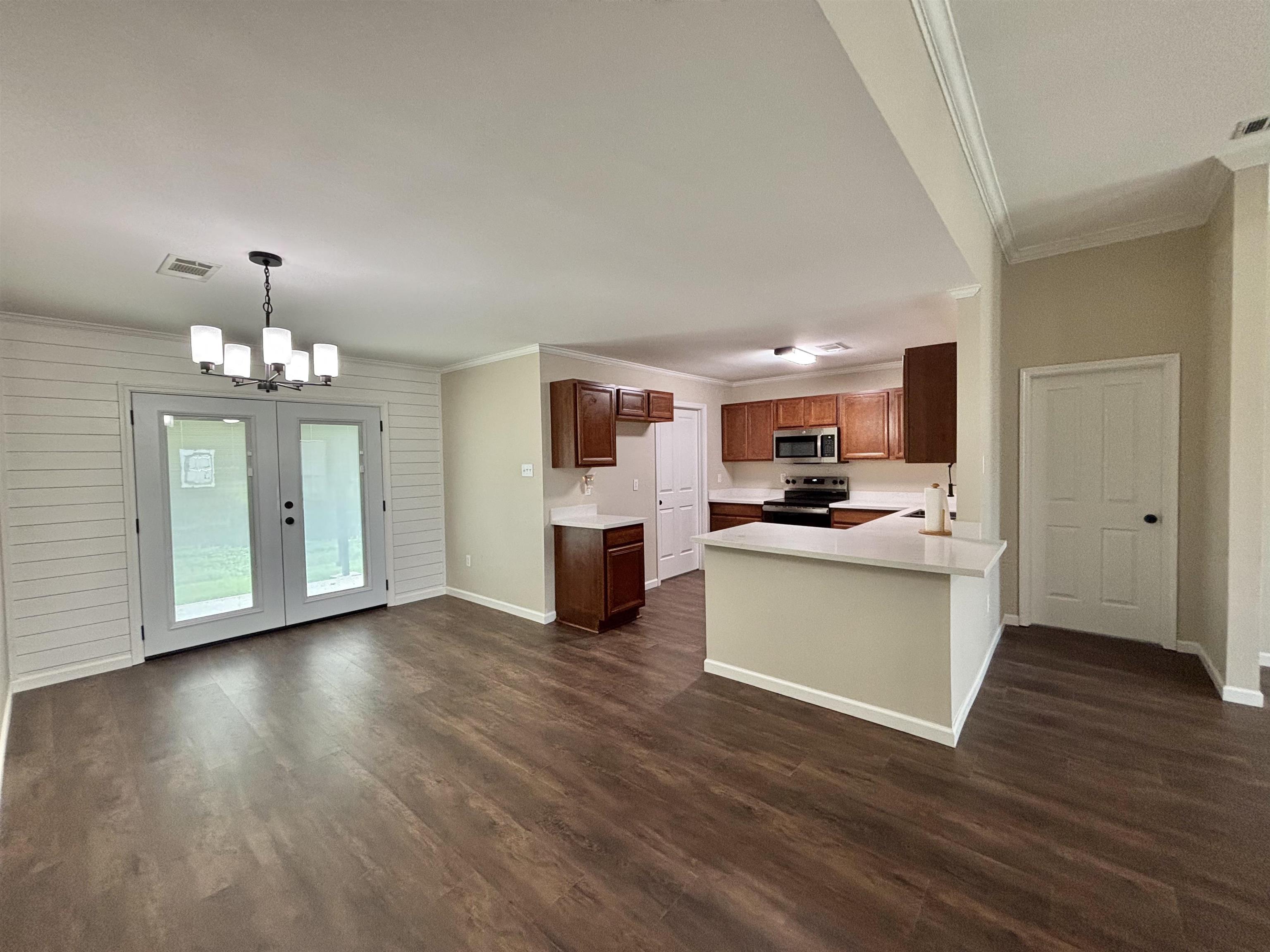 105 Jeanne St