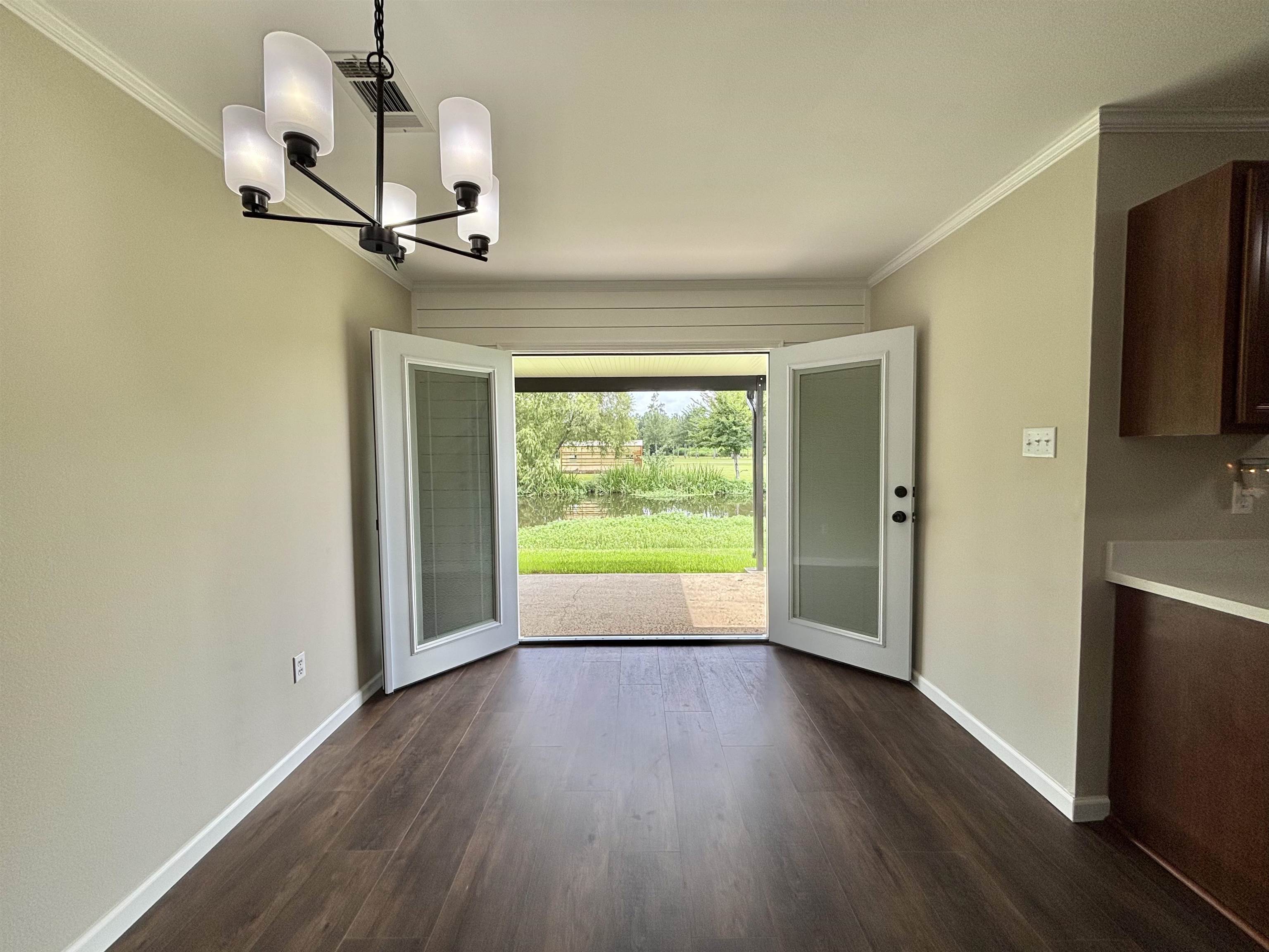 105 Jeanne St
