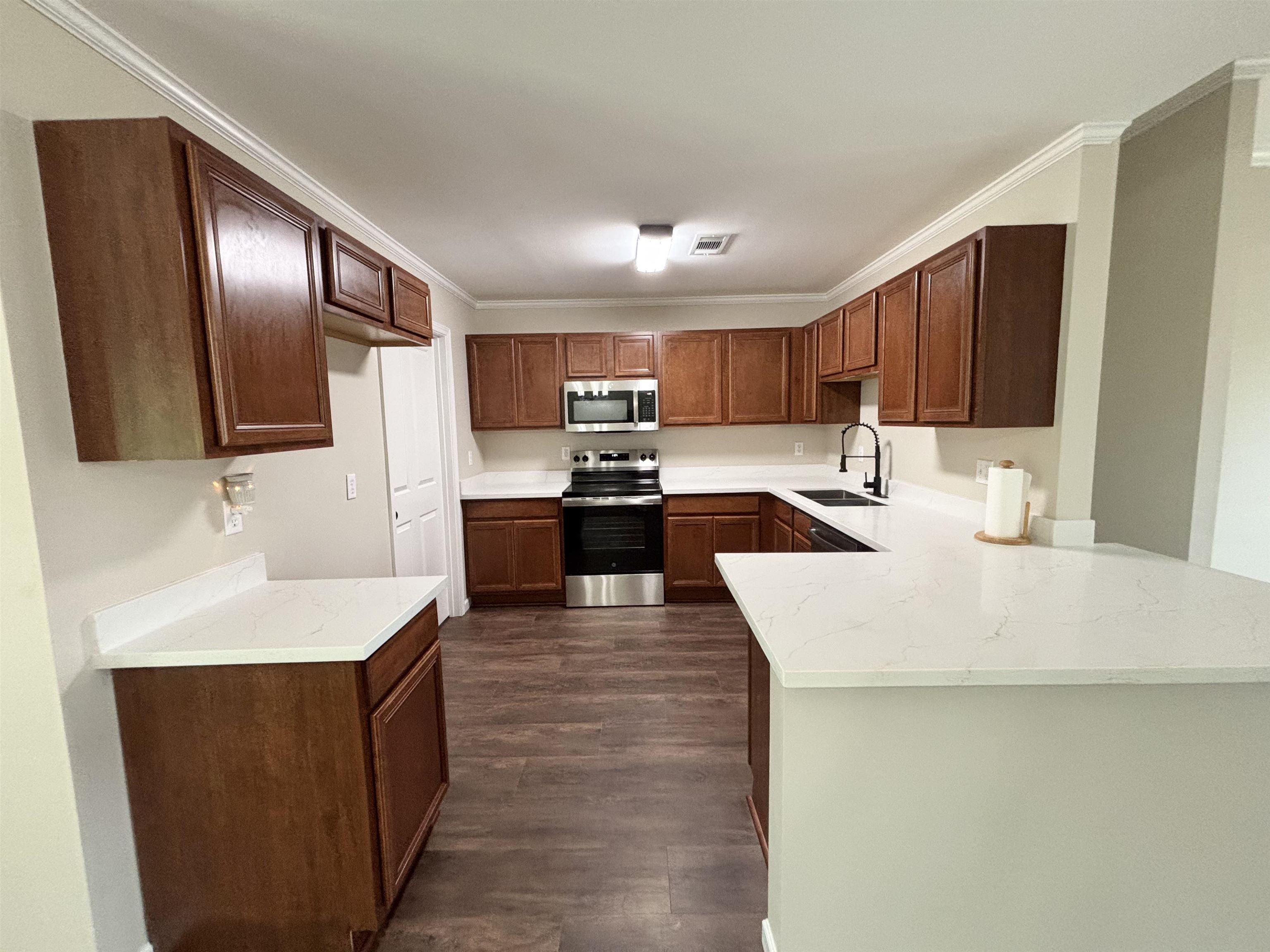 105 Jeanne St