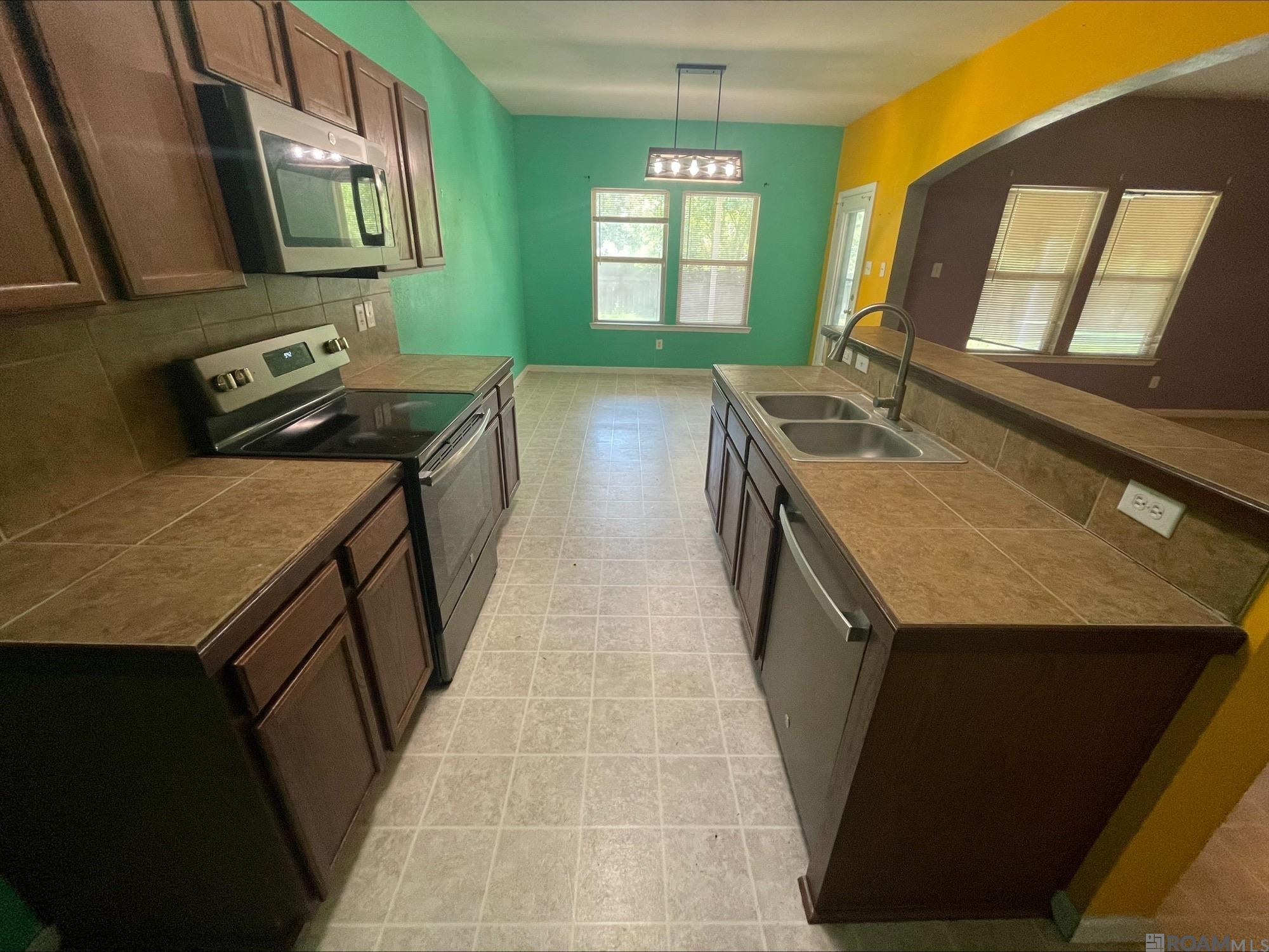 13042 Vermillion Dr