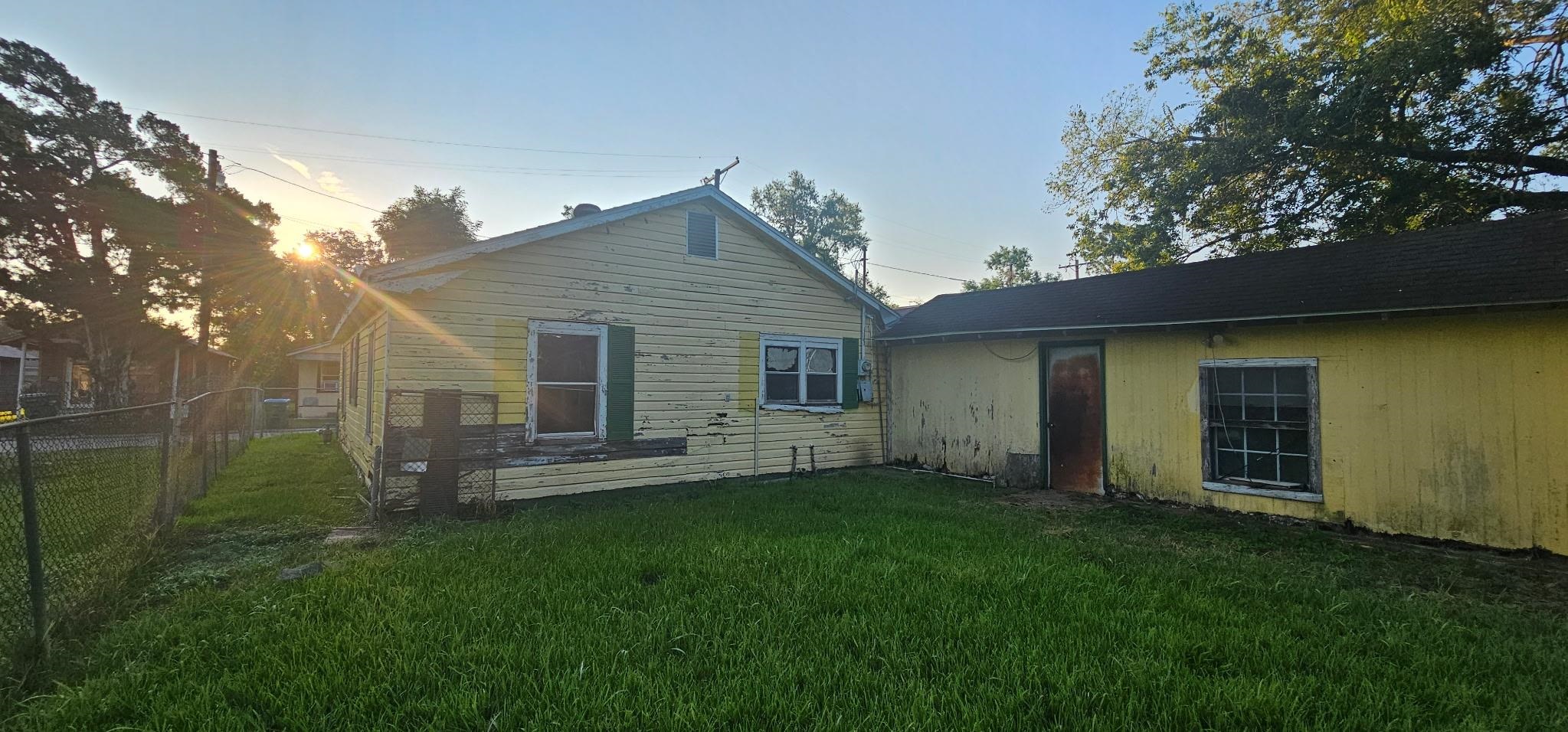 111 Oak St