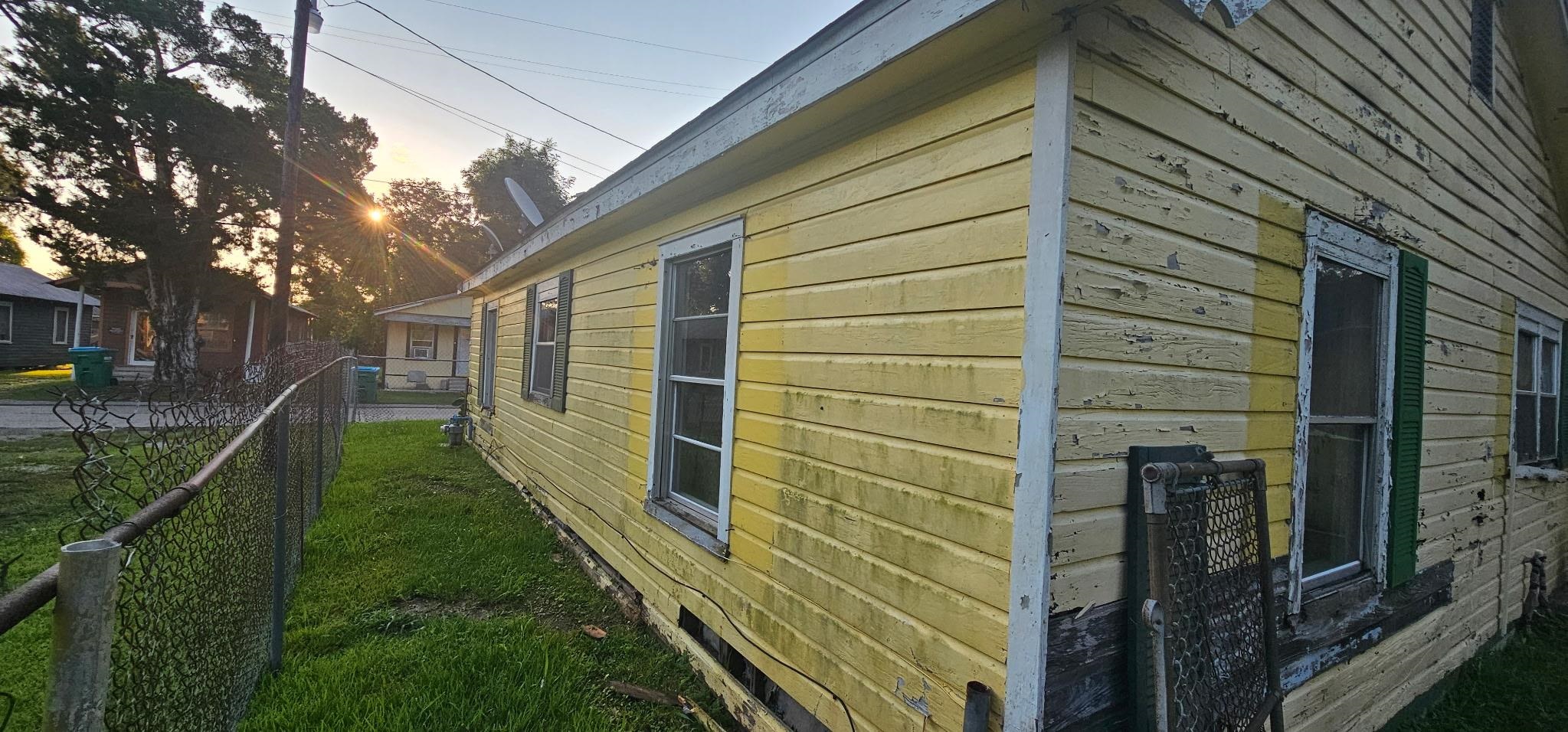 111 Oak St