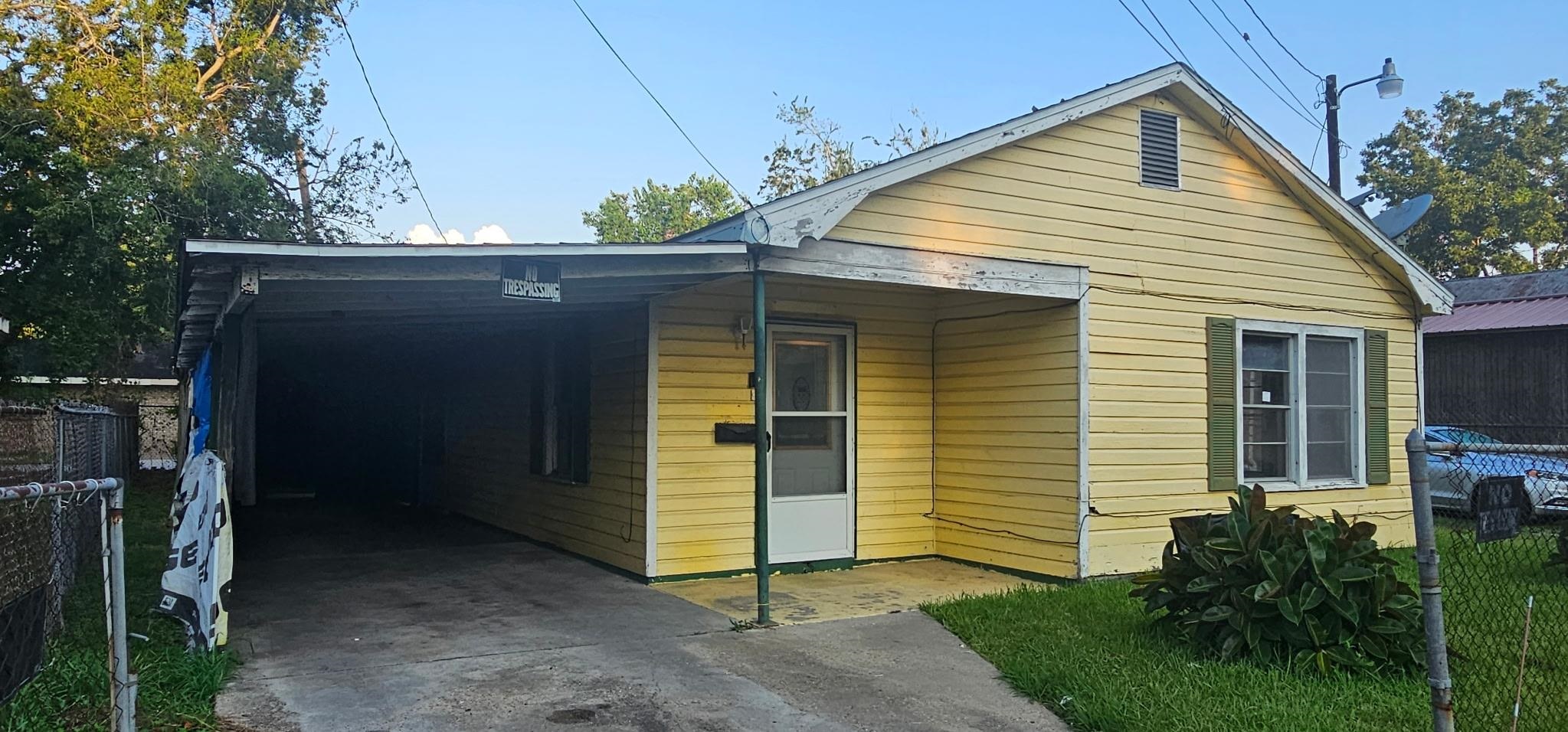 111 Oak St
