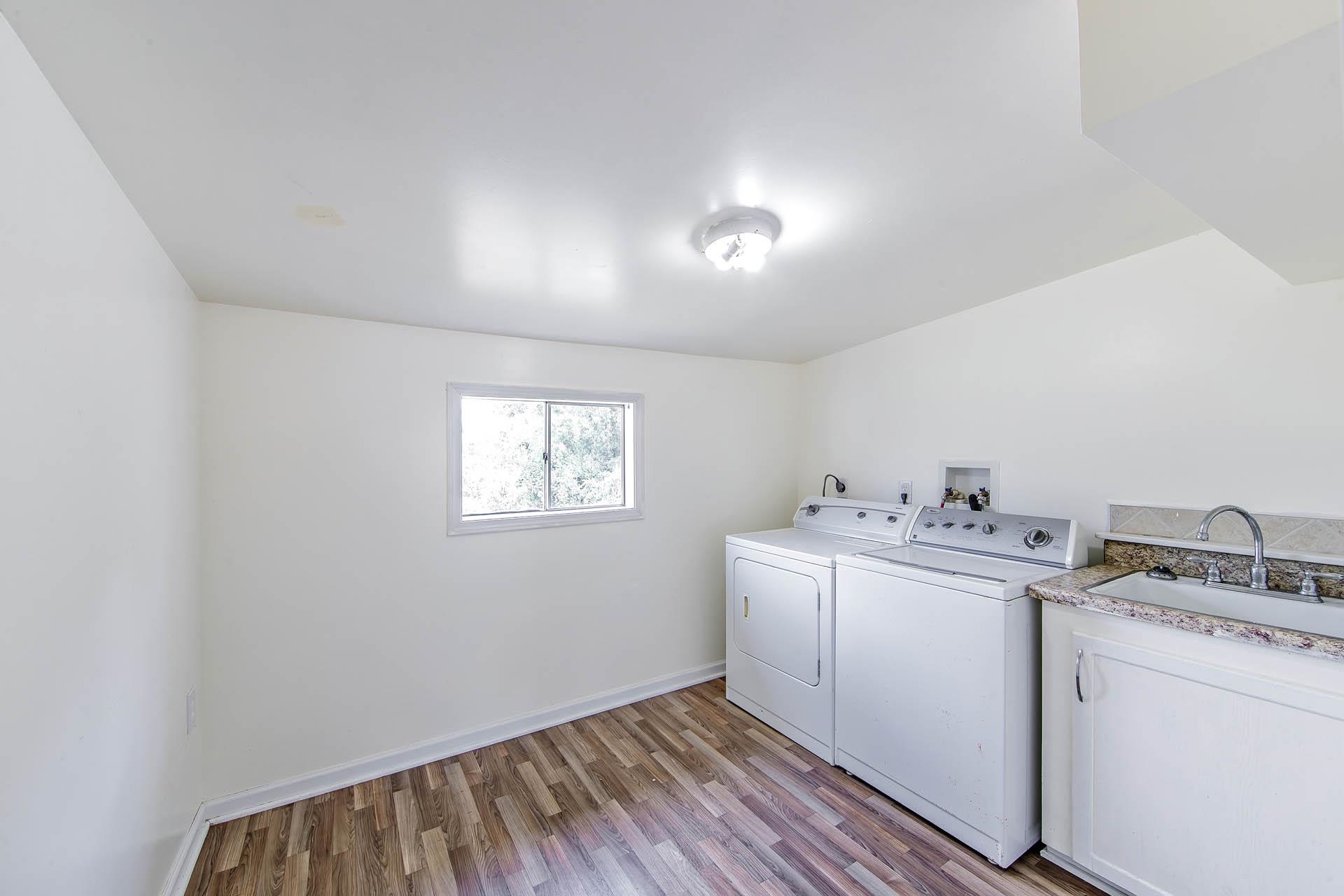 111 Roselawn Ave