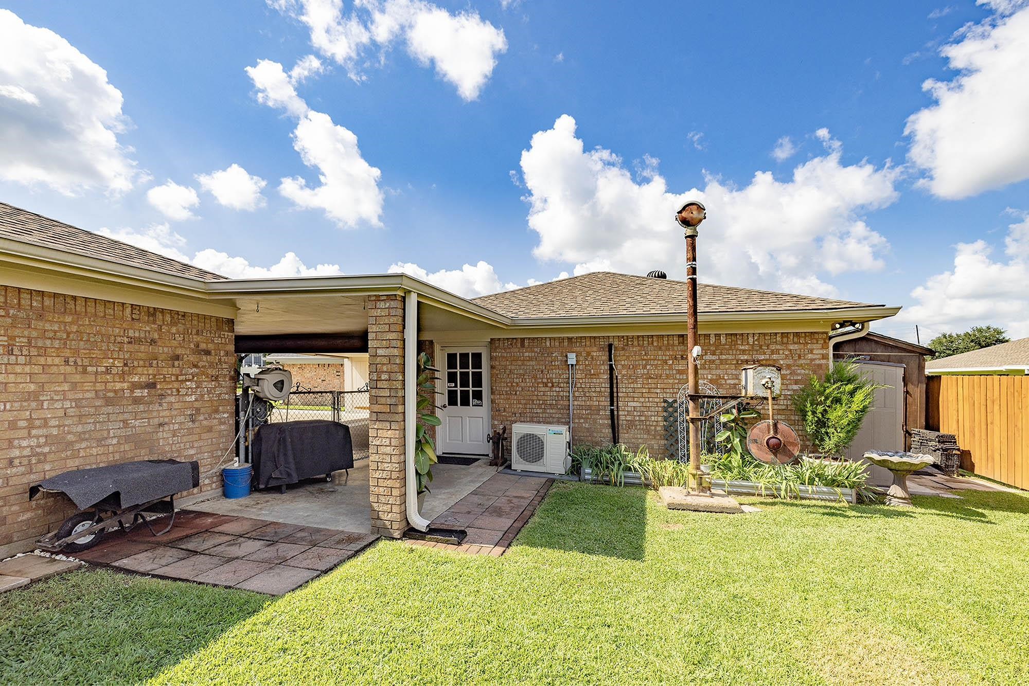 2215 Nixon Drive