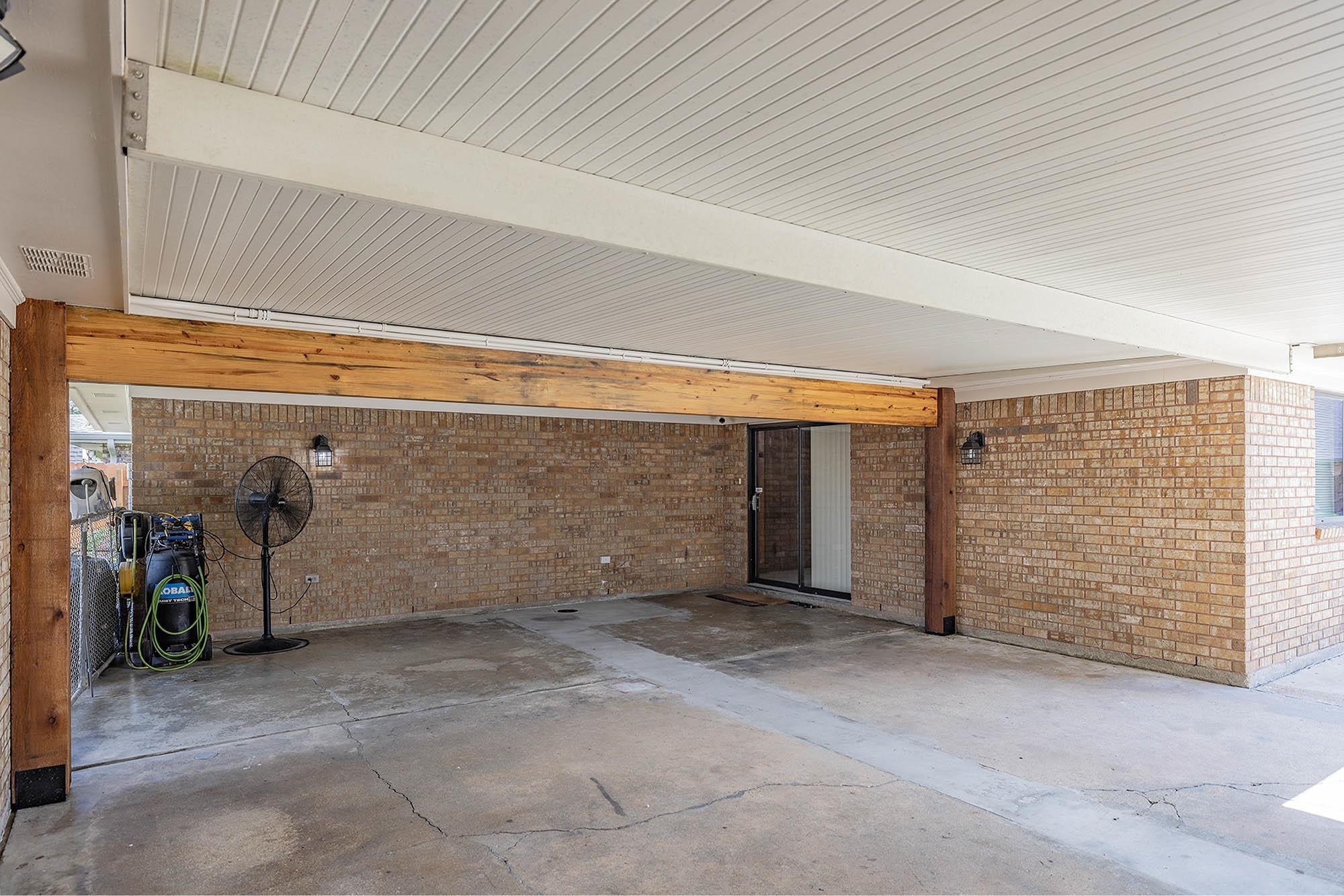 2215 Nixon Drive