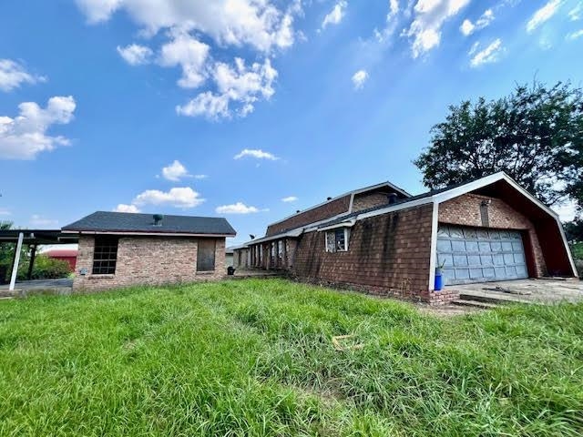 2376 Coteau Rd
