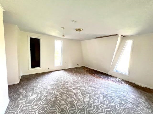 2376 Coteau Rd
