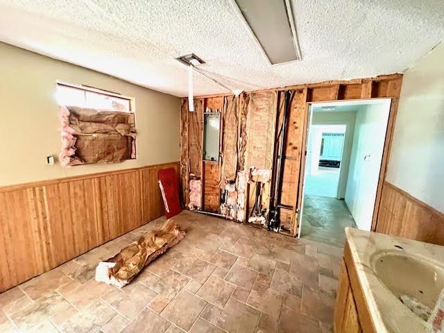 2376 Coteau Rd