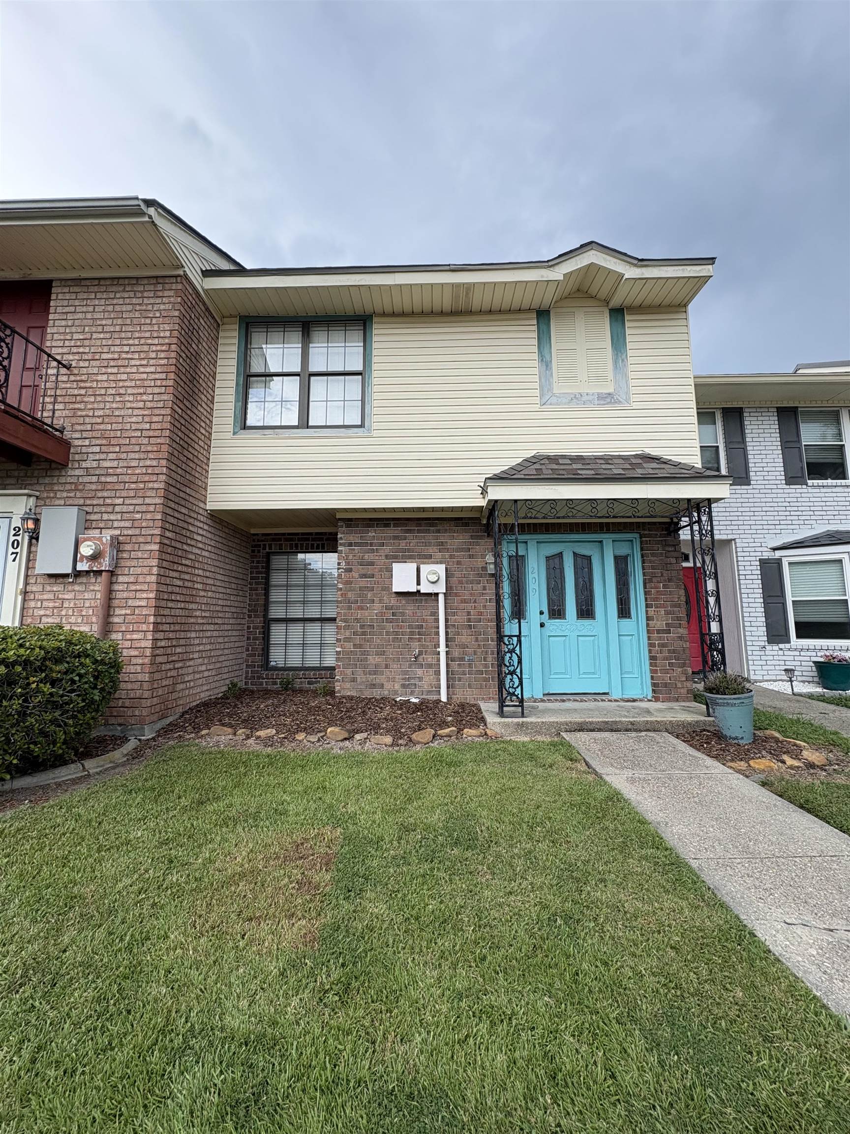 209 North French Quarter Drive