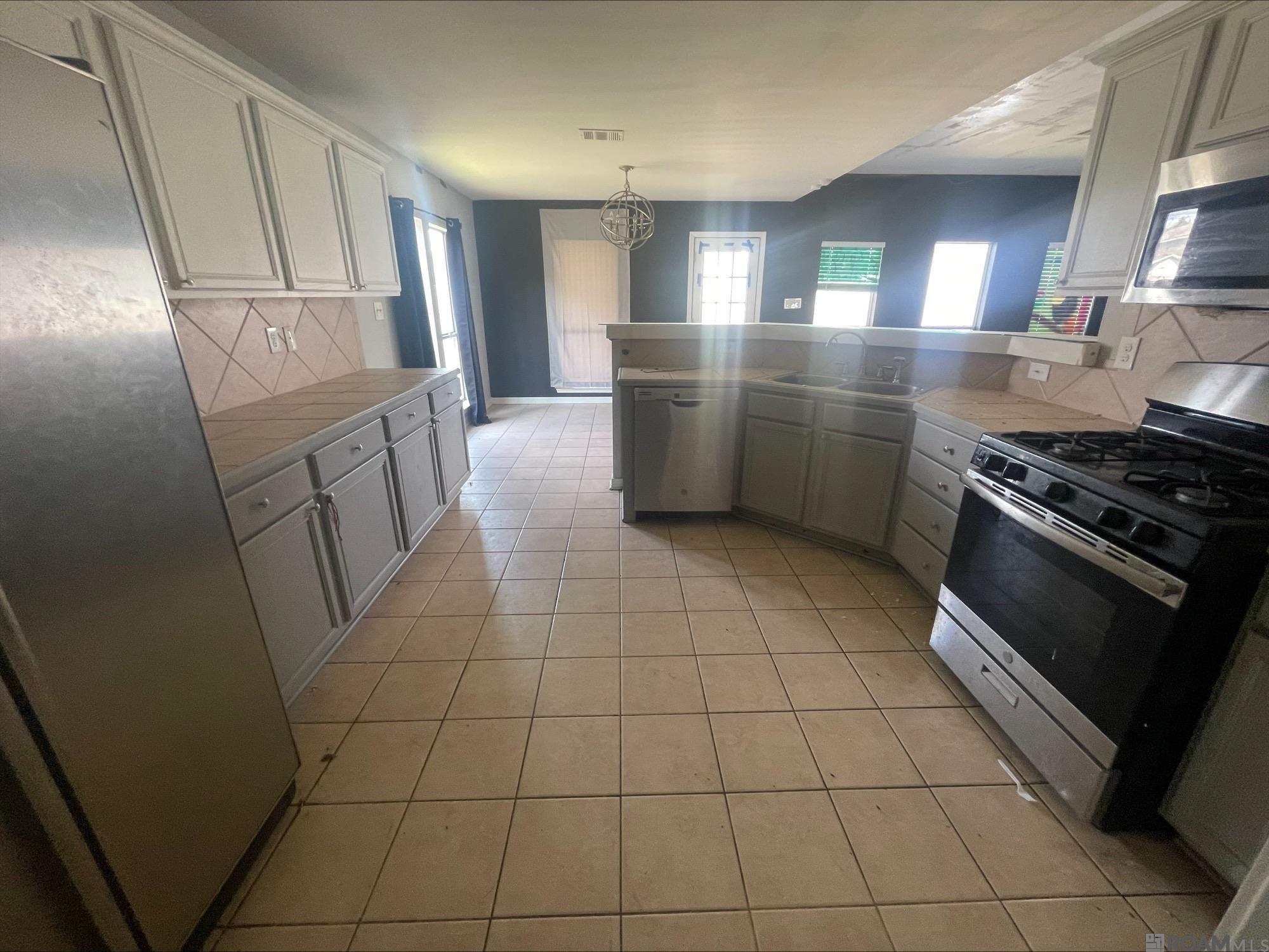 41332 Cherry Hill