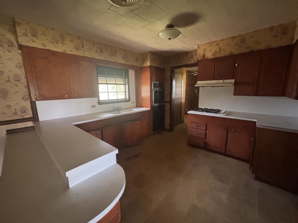 18575 East Main Street