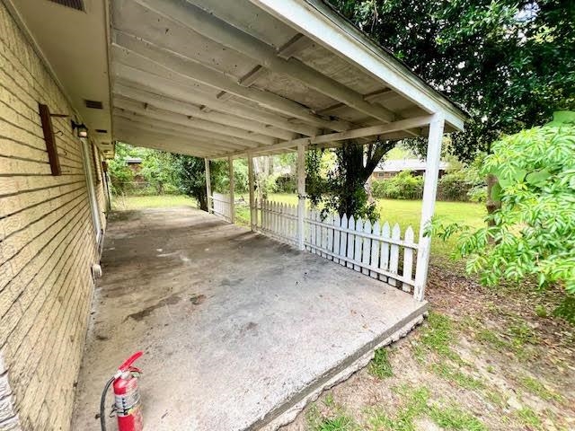 13604 Broad Ct