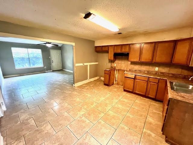13604 Broad Ct