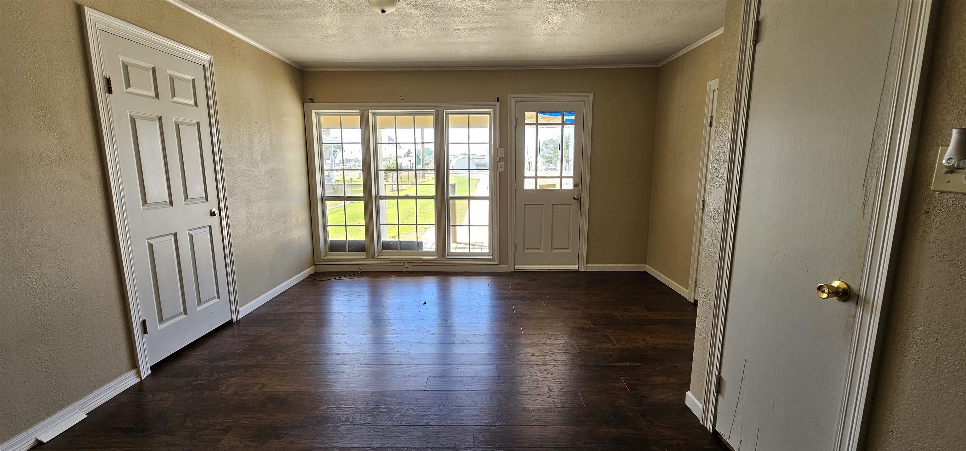 14951 East Main Street