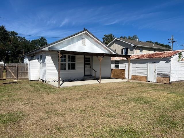 828 Elm