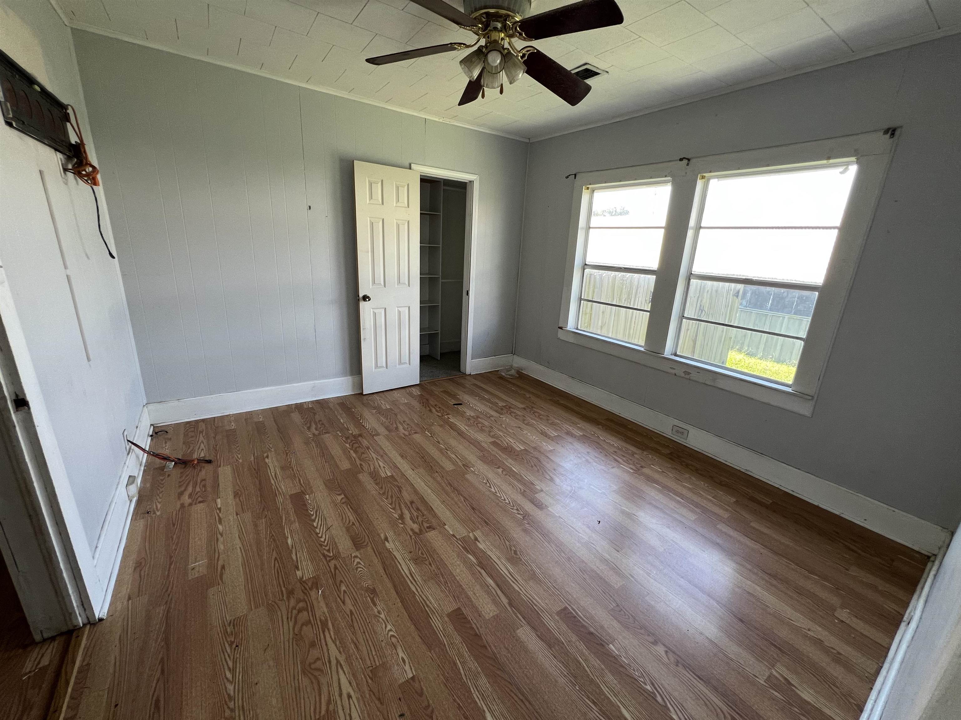 828 Elm