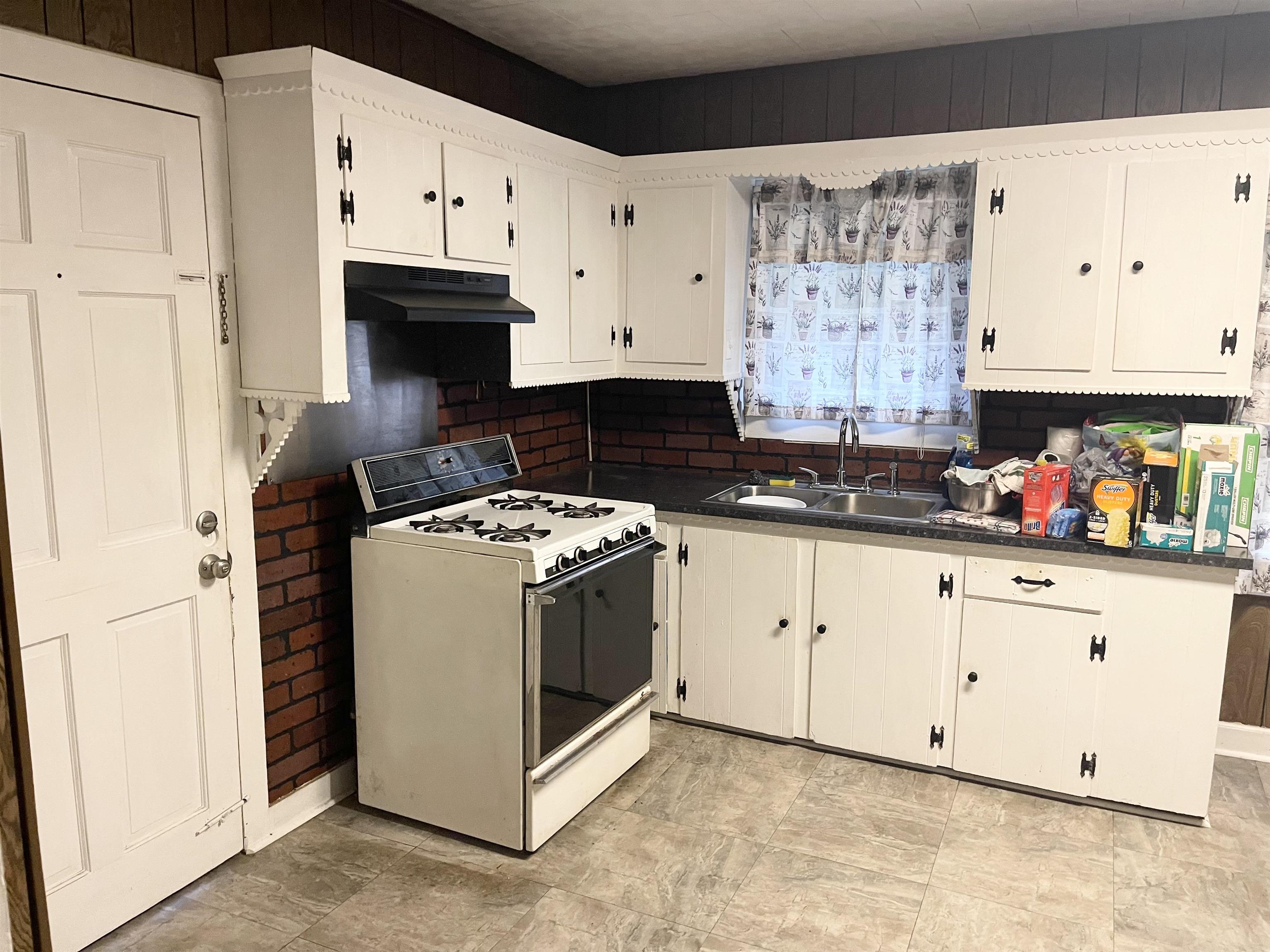 1204 Acadian Dr
