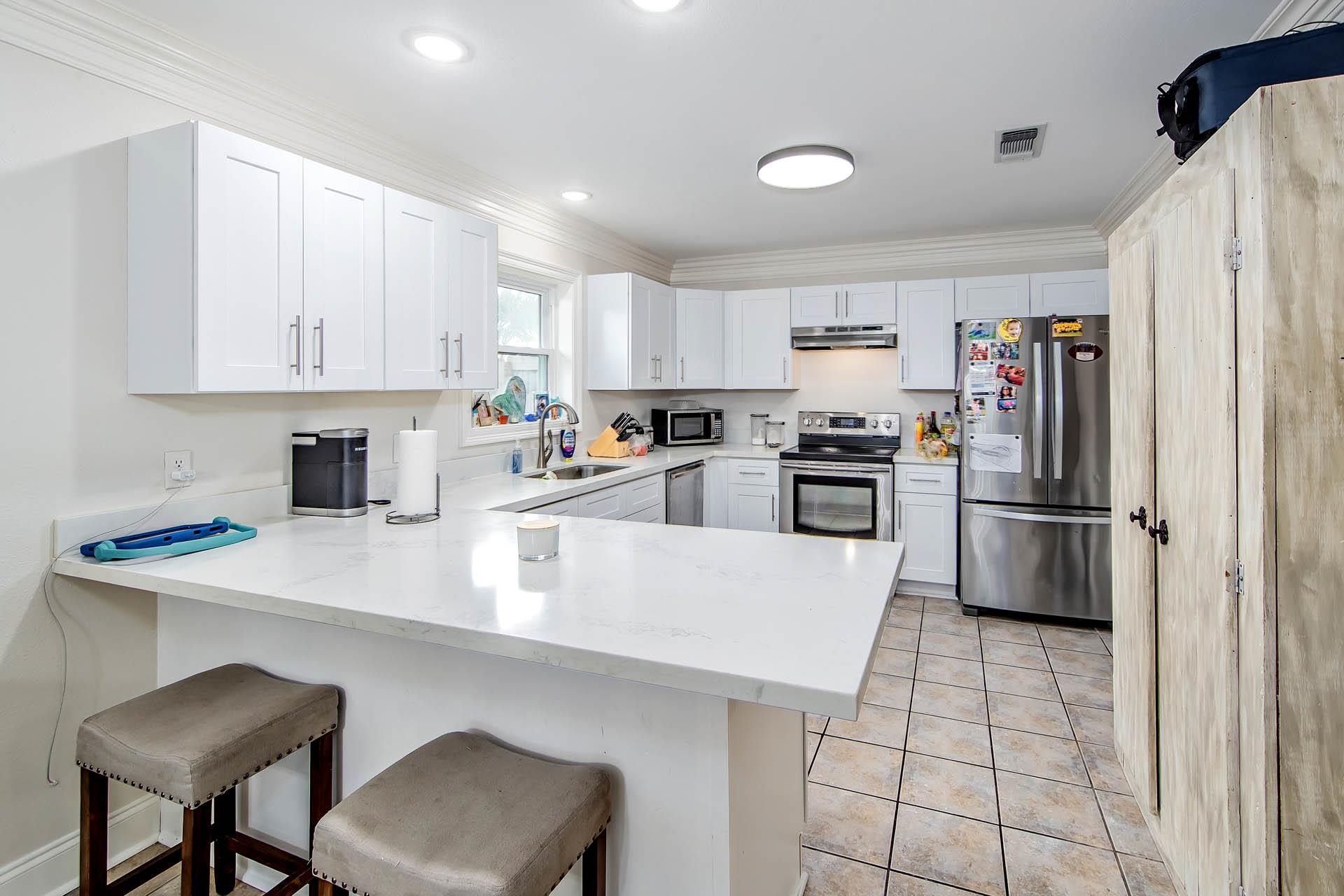 302 Lancaster Dr