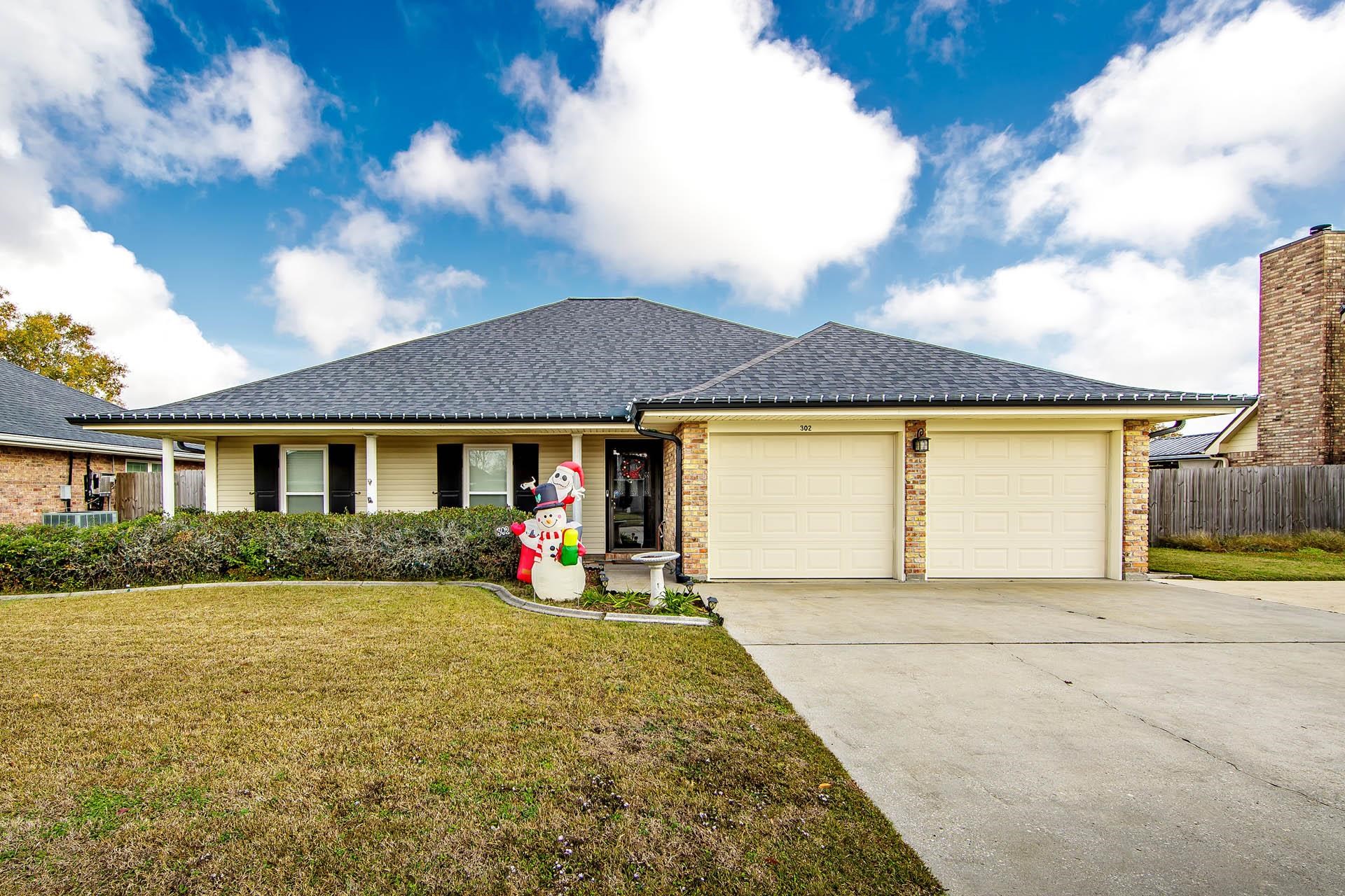 302 Lancaster Dr