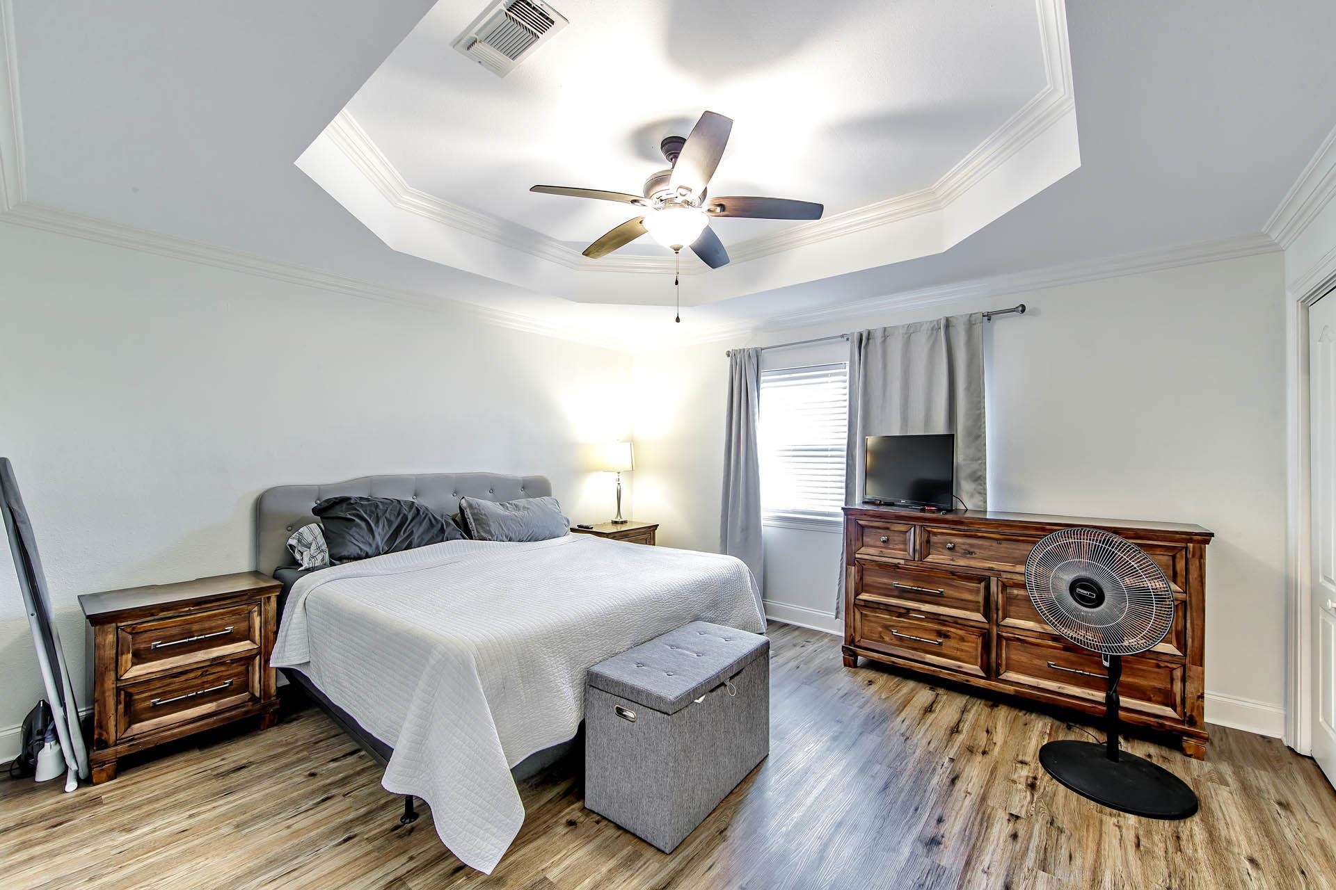 302 Lancaster Dr