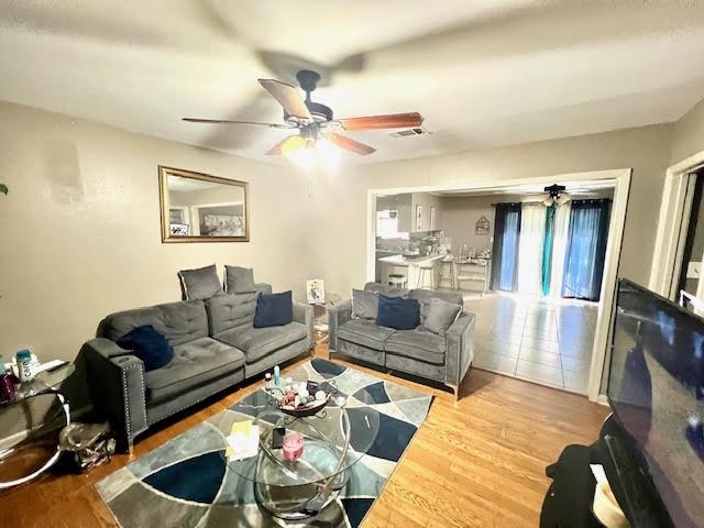 11988 Forest Oak Ct