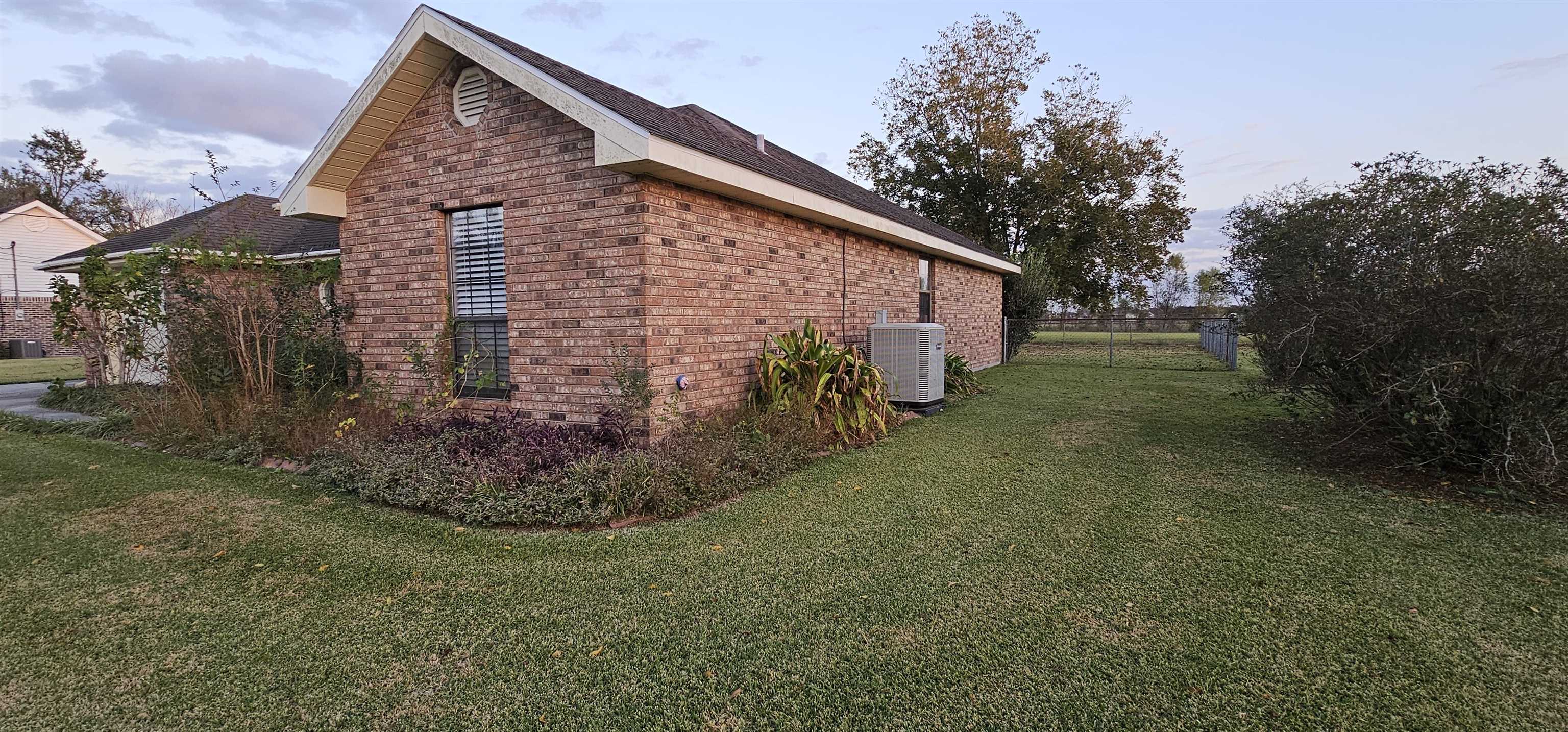 613 Parkside Dr