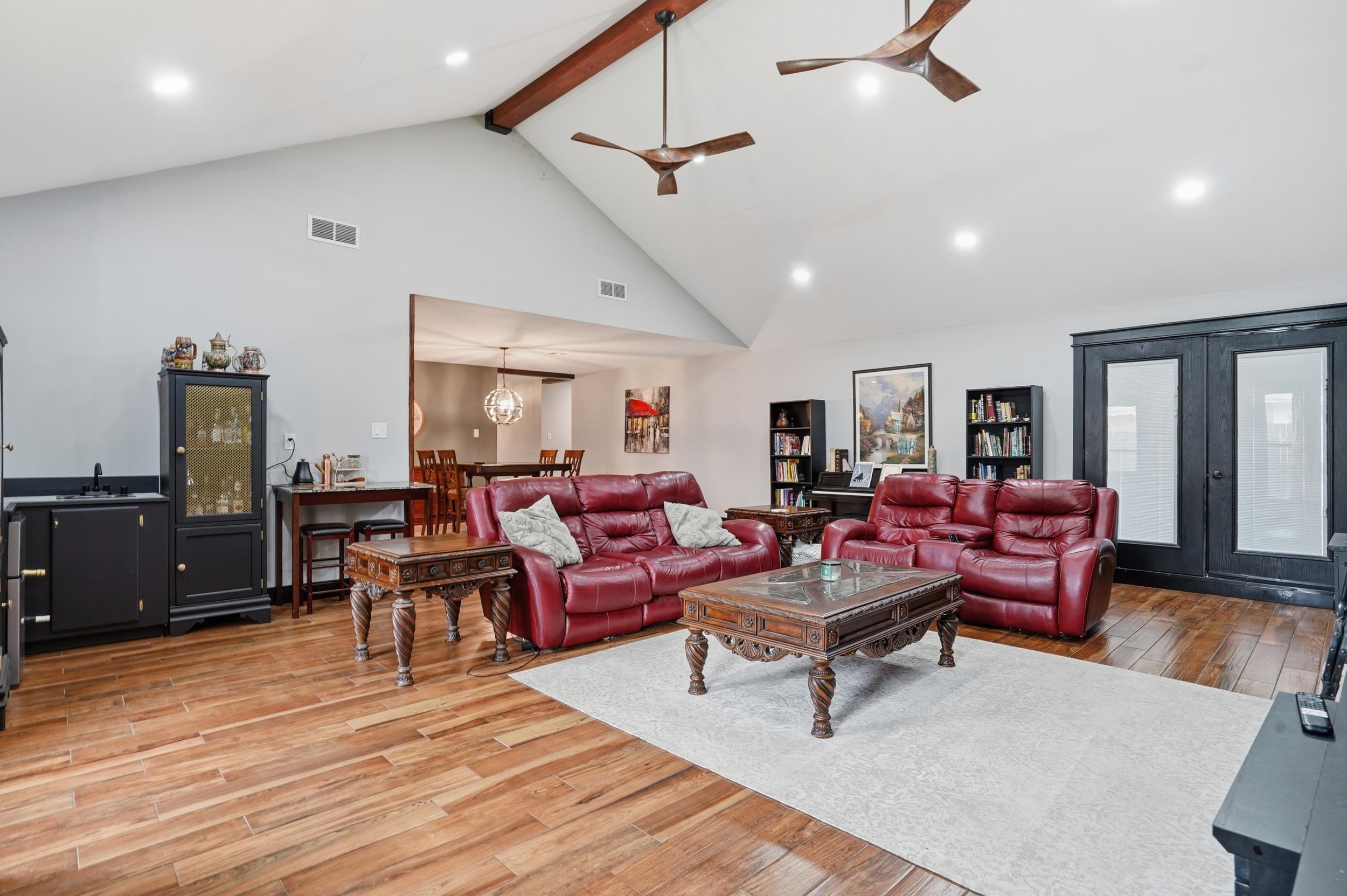 307 Wayside Dr
