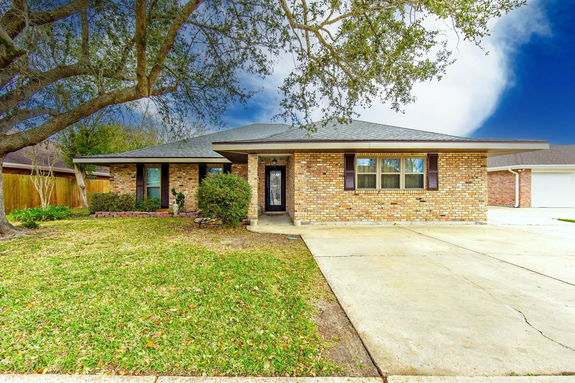 307 Wayside Dr
