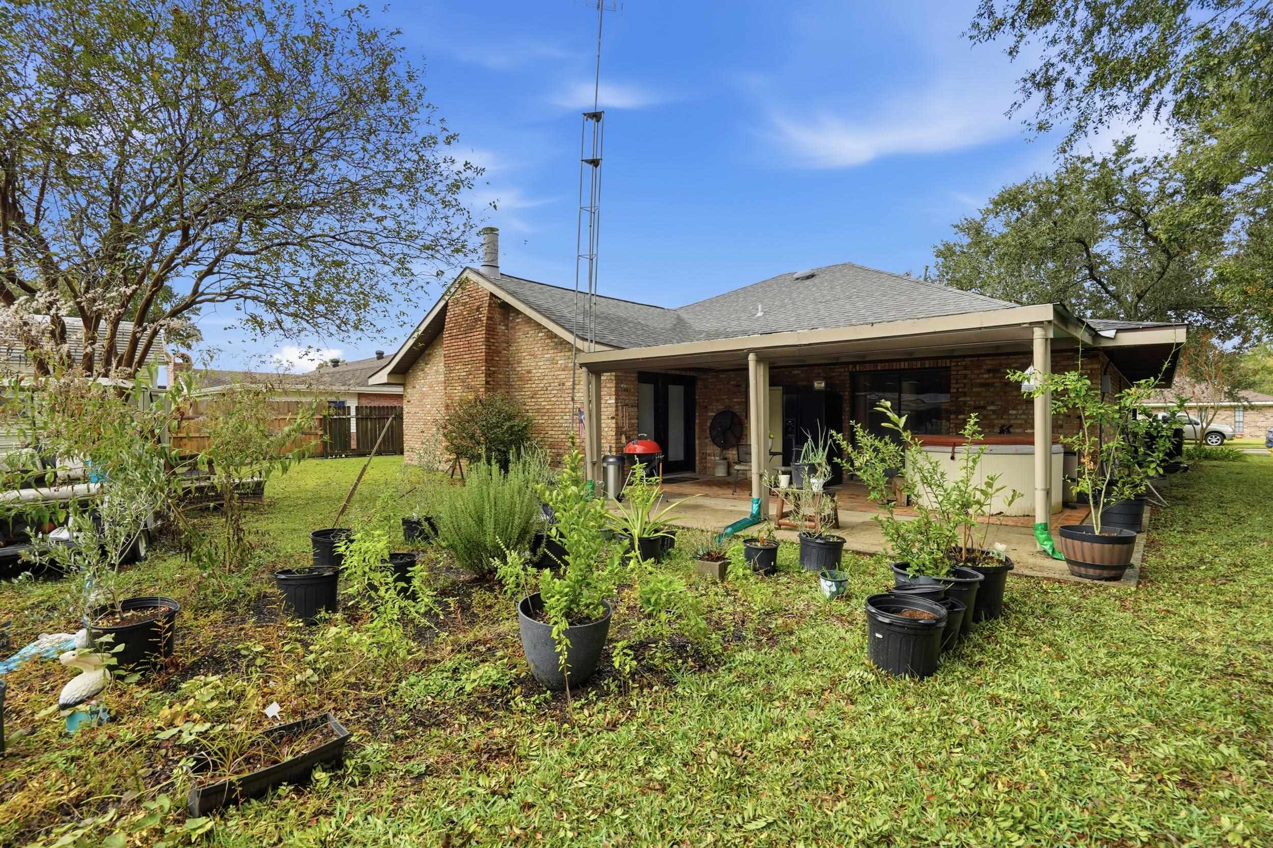 307 Wayside Dr