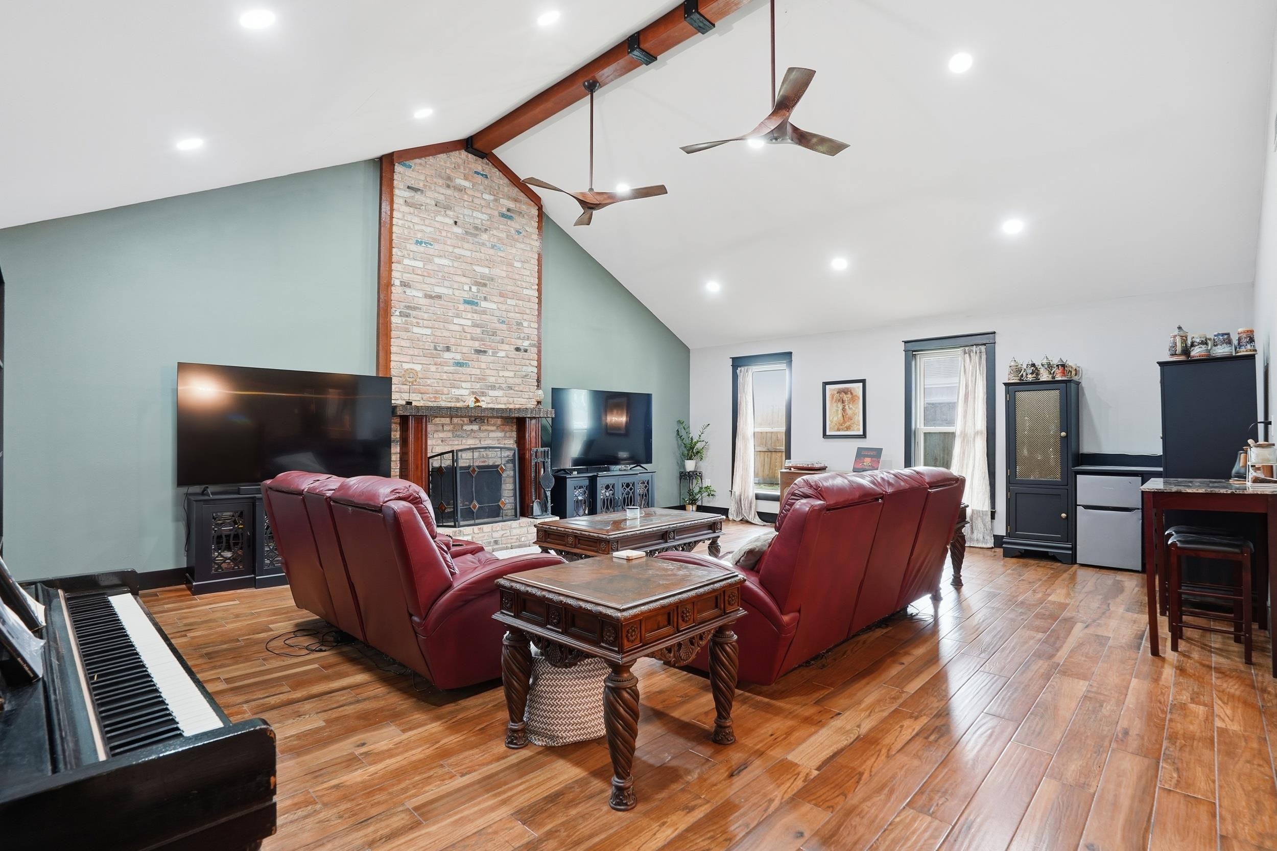 307 Wayside Dr