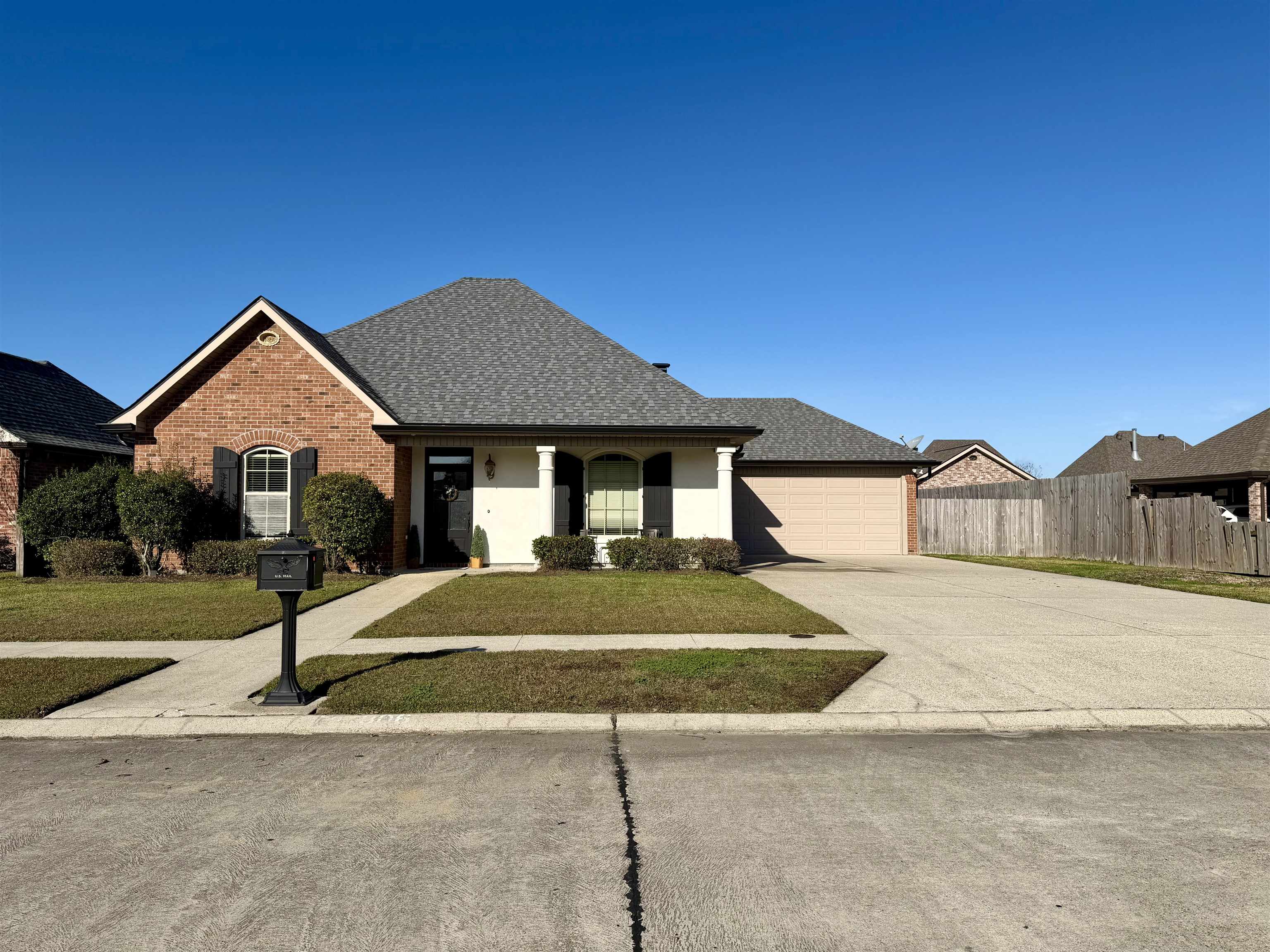 306 Inglewood Way