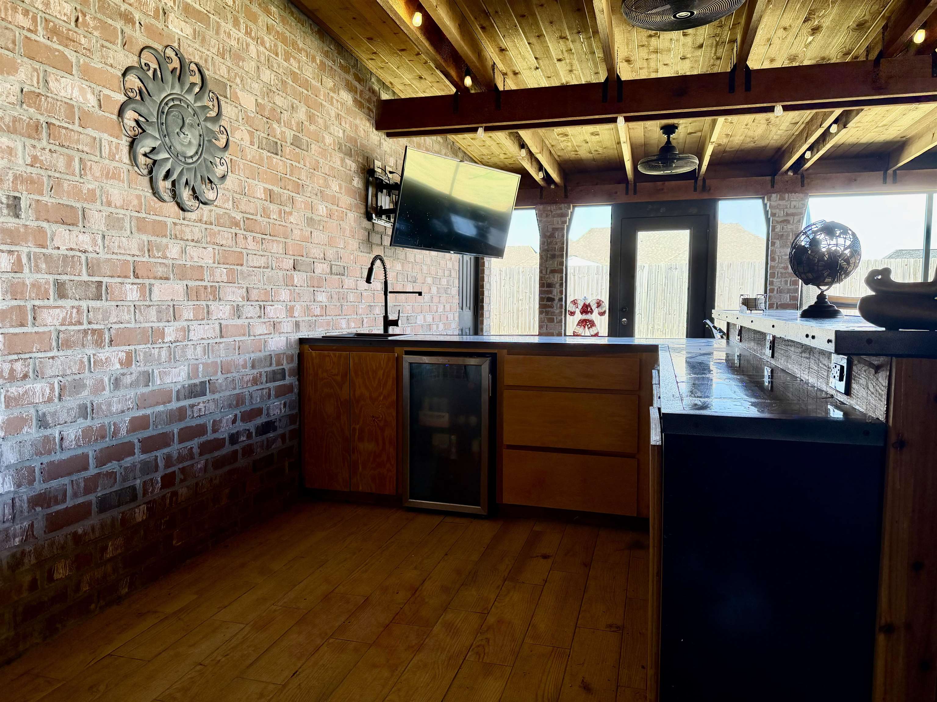 306 Inglewood Way