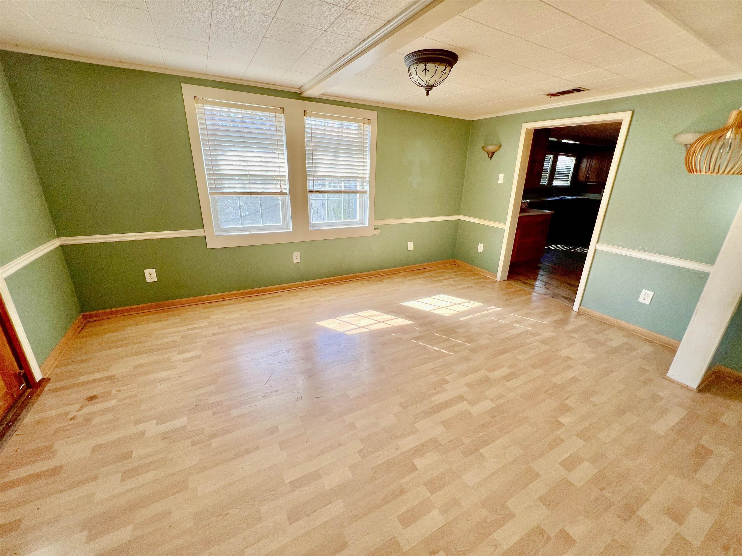 129 Pecan St