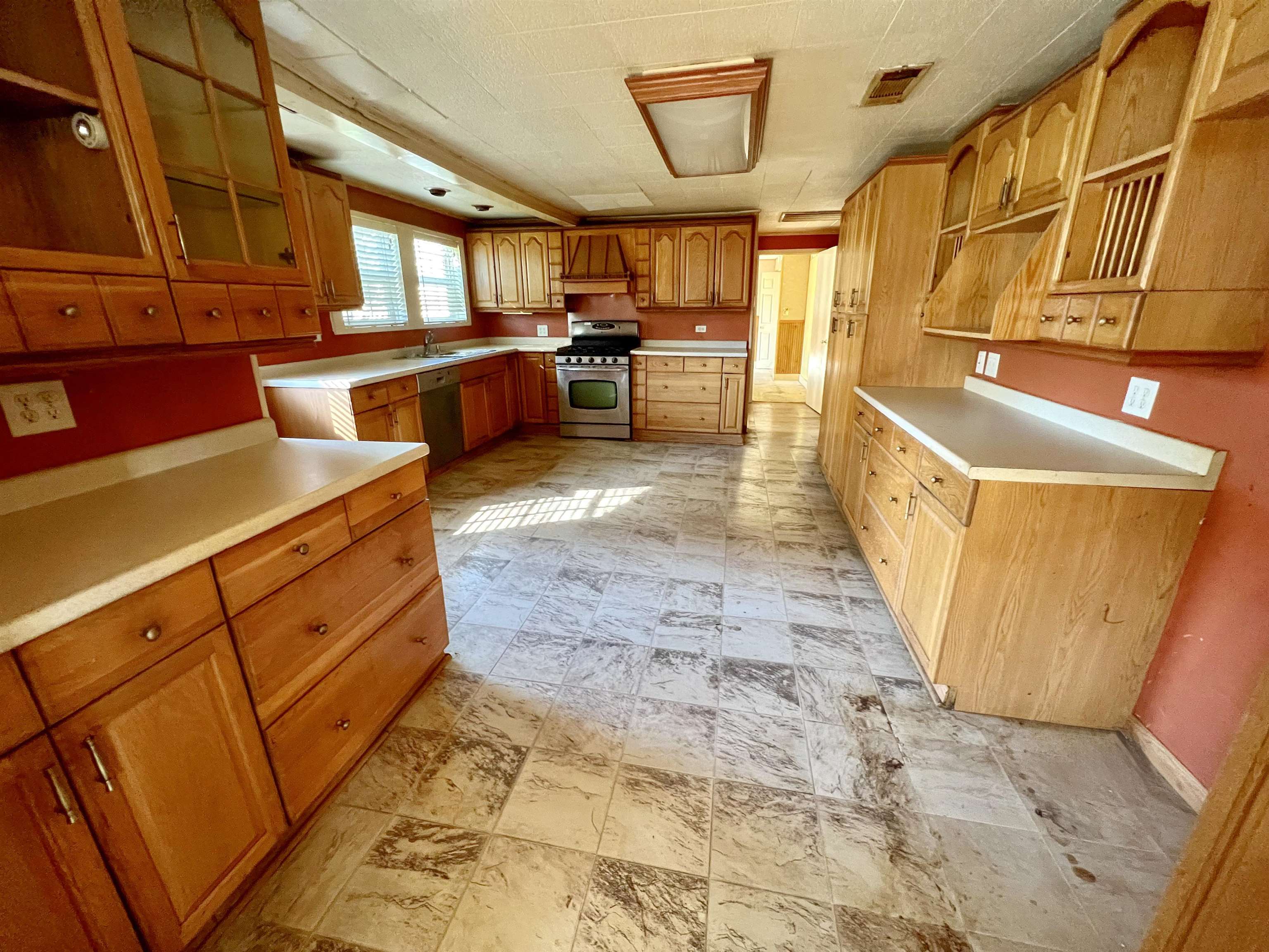 129 Pecan St