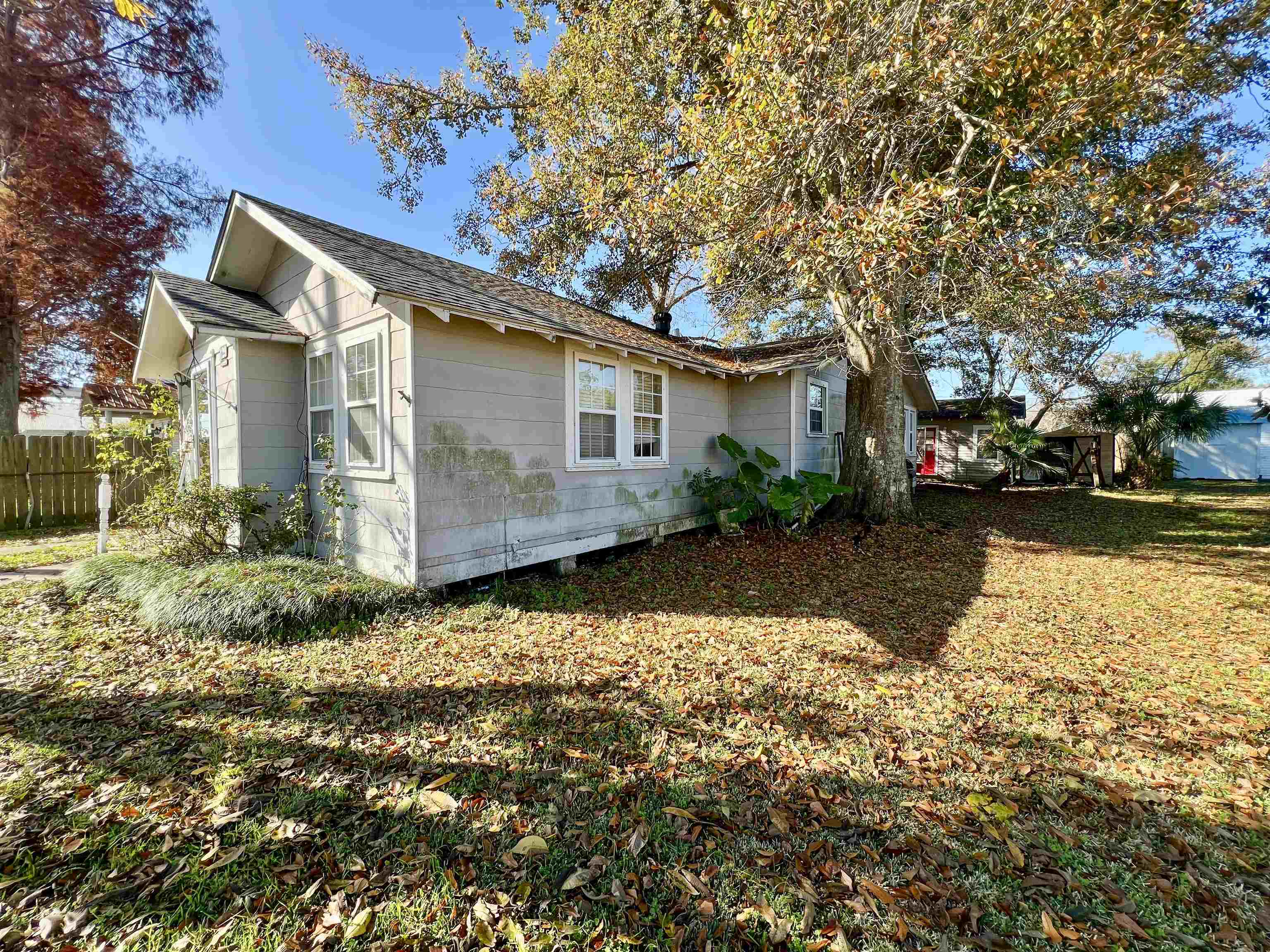 129 Pecan St